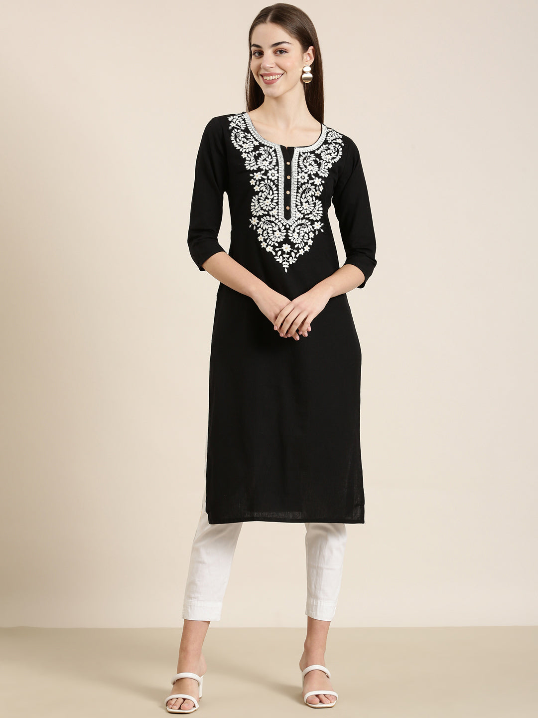 Women Black Solid Straight Kurta