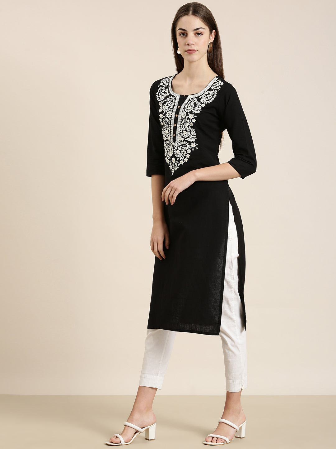 Women Black Solid Straight Kurta