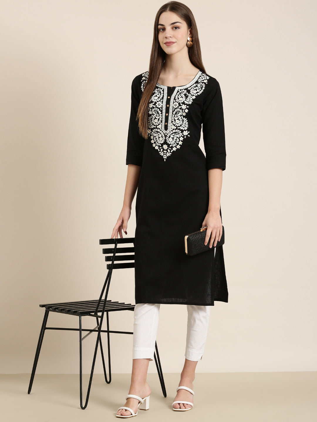 Women Black Solid Straight Kurta