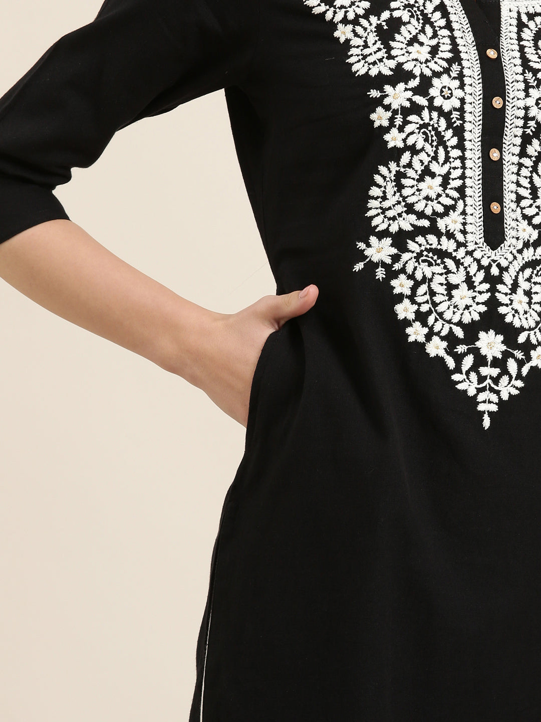 Women Black Solid Straight Kurta