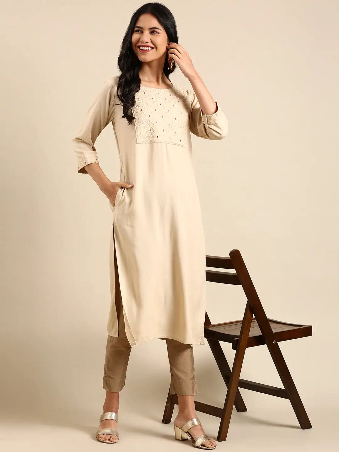 Women's Beige Solid Straight Kurta
