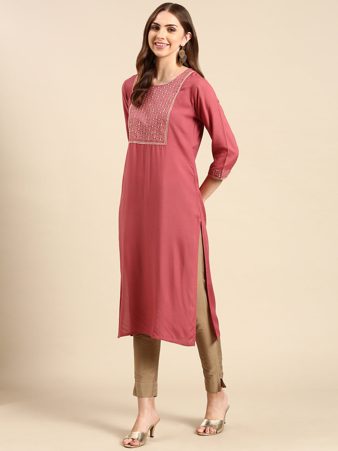 Women's Mauve Embroidered Straight Kurta
