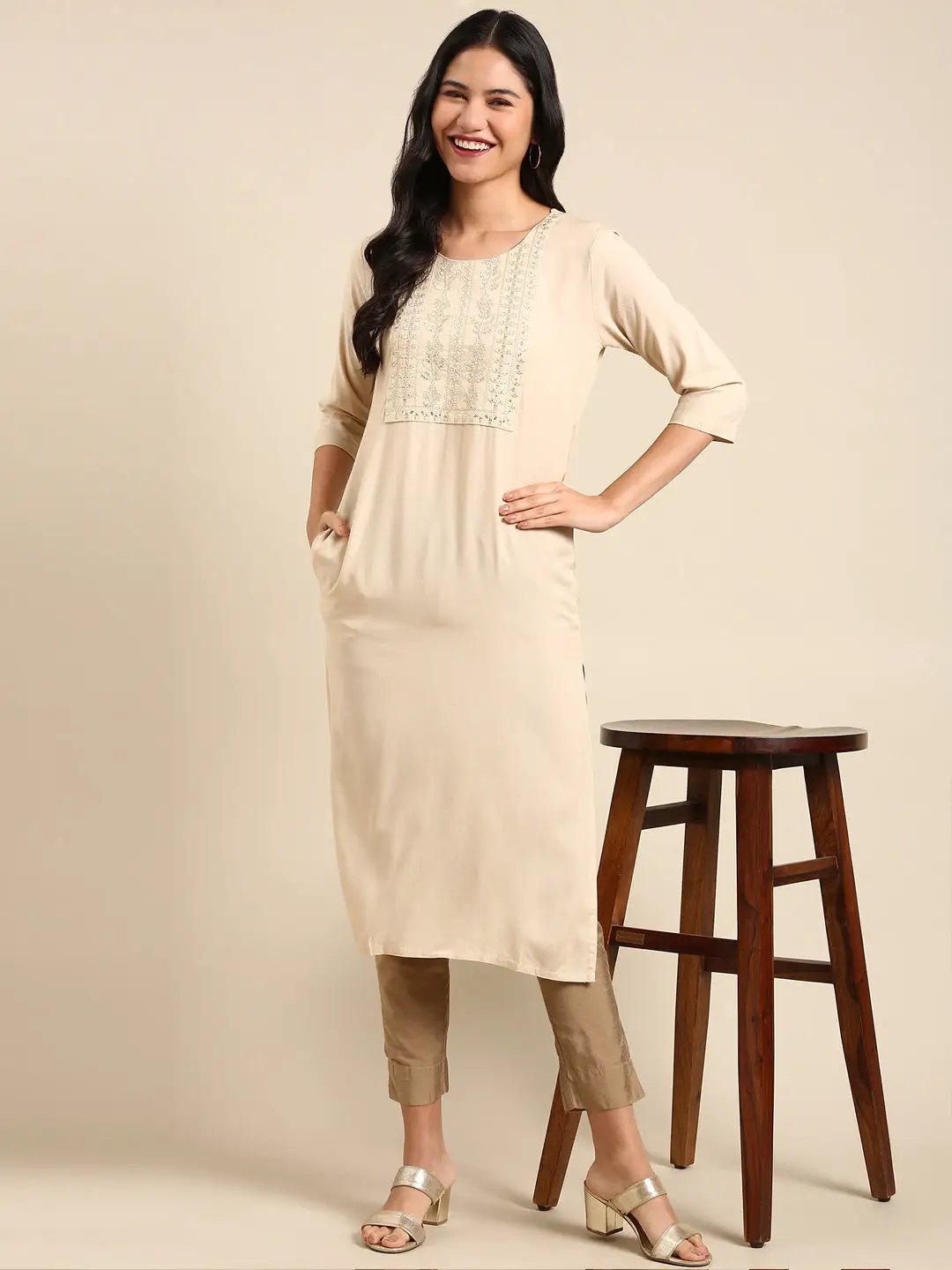 Women's Beige Solid Straight Kurta