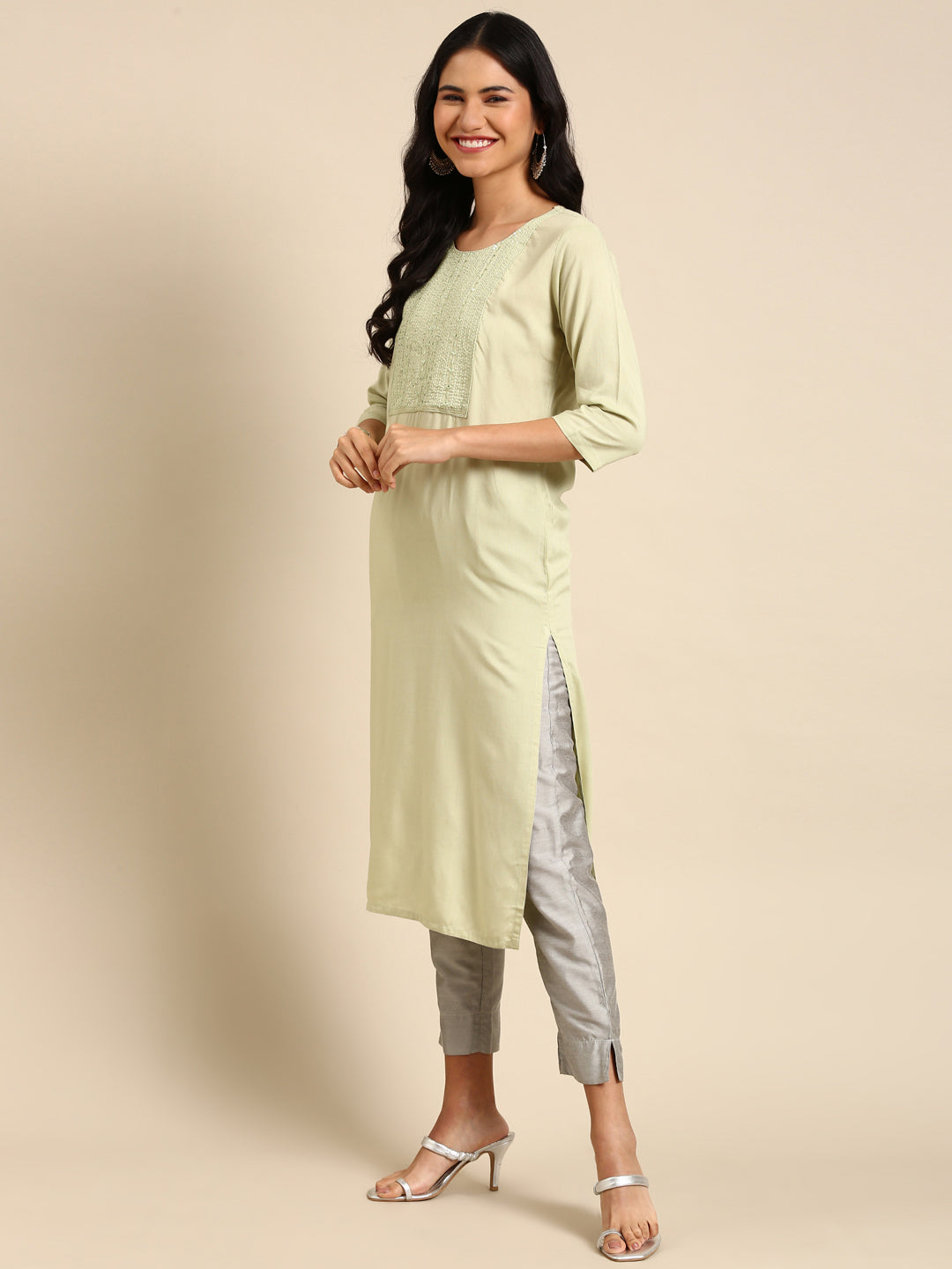 Women's Green Solid Straight Kurta