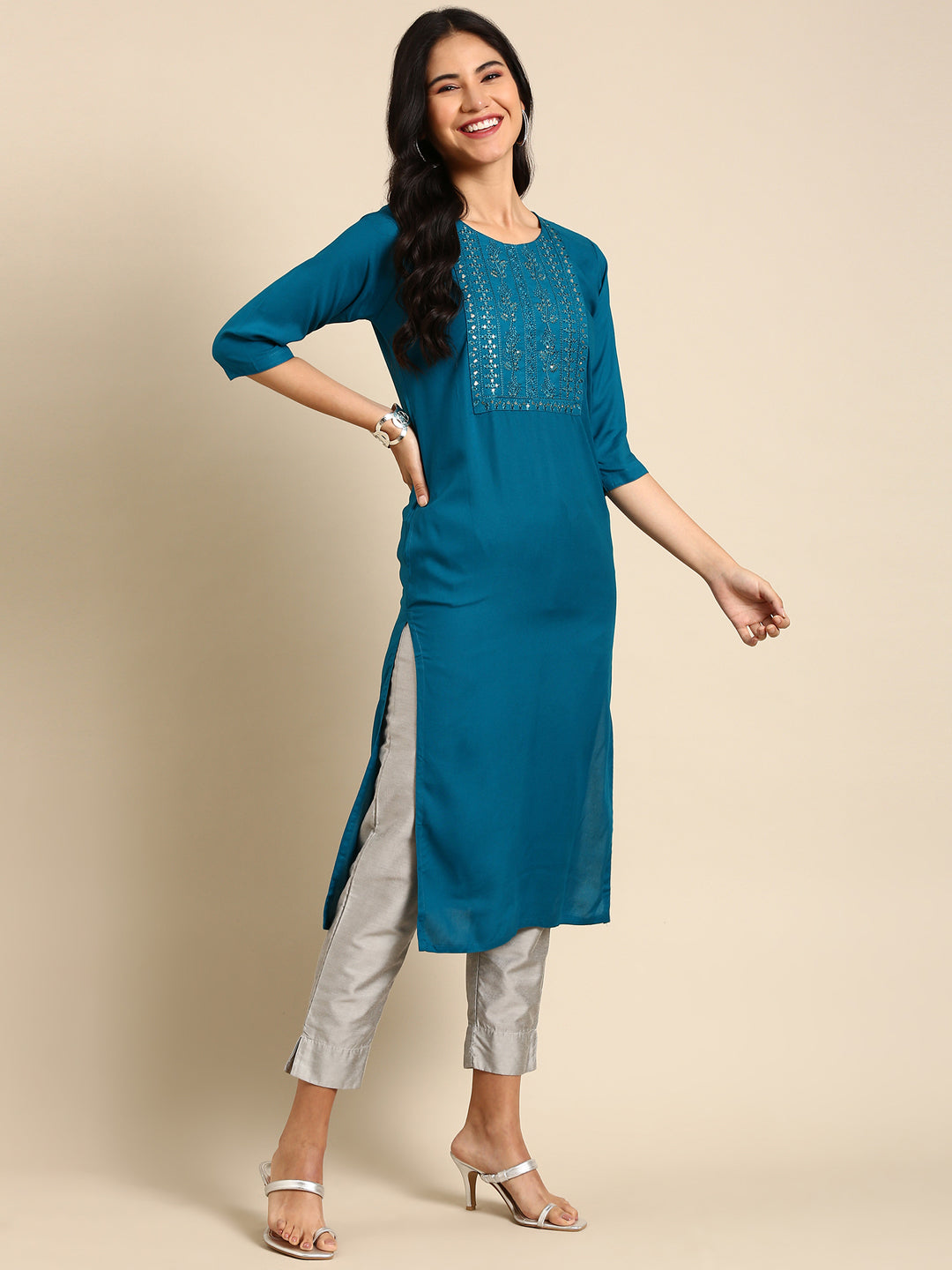 Women's Blue Solid Straight Kurta