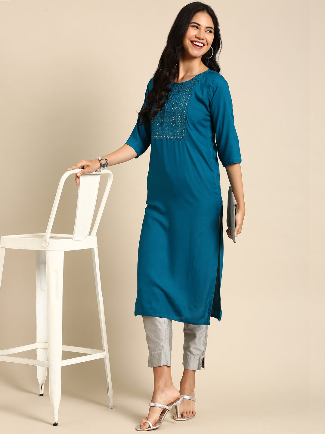 Women's Blue Solid Straight Kurta