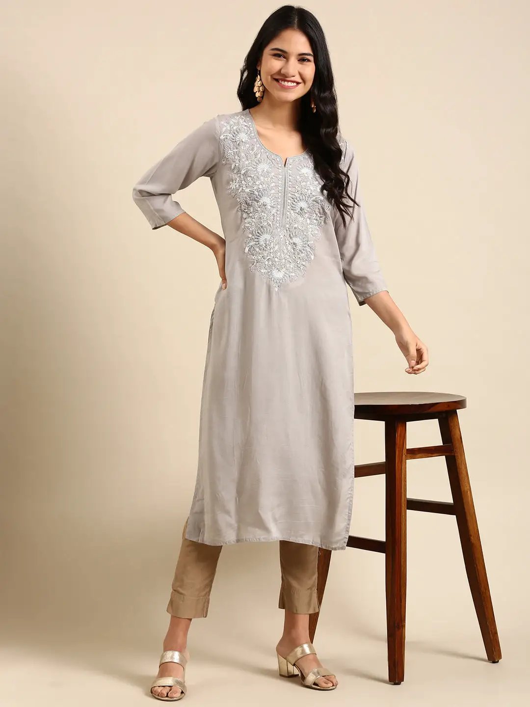 Women's Grey Solid Straight Kurta
