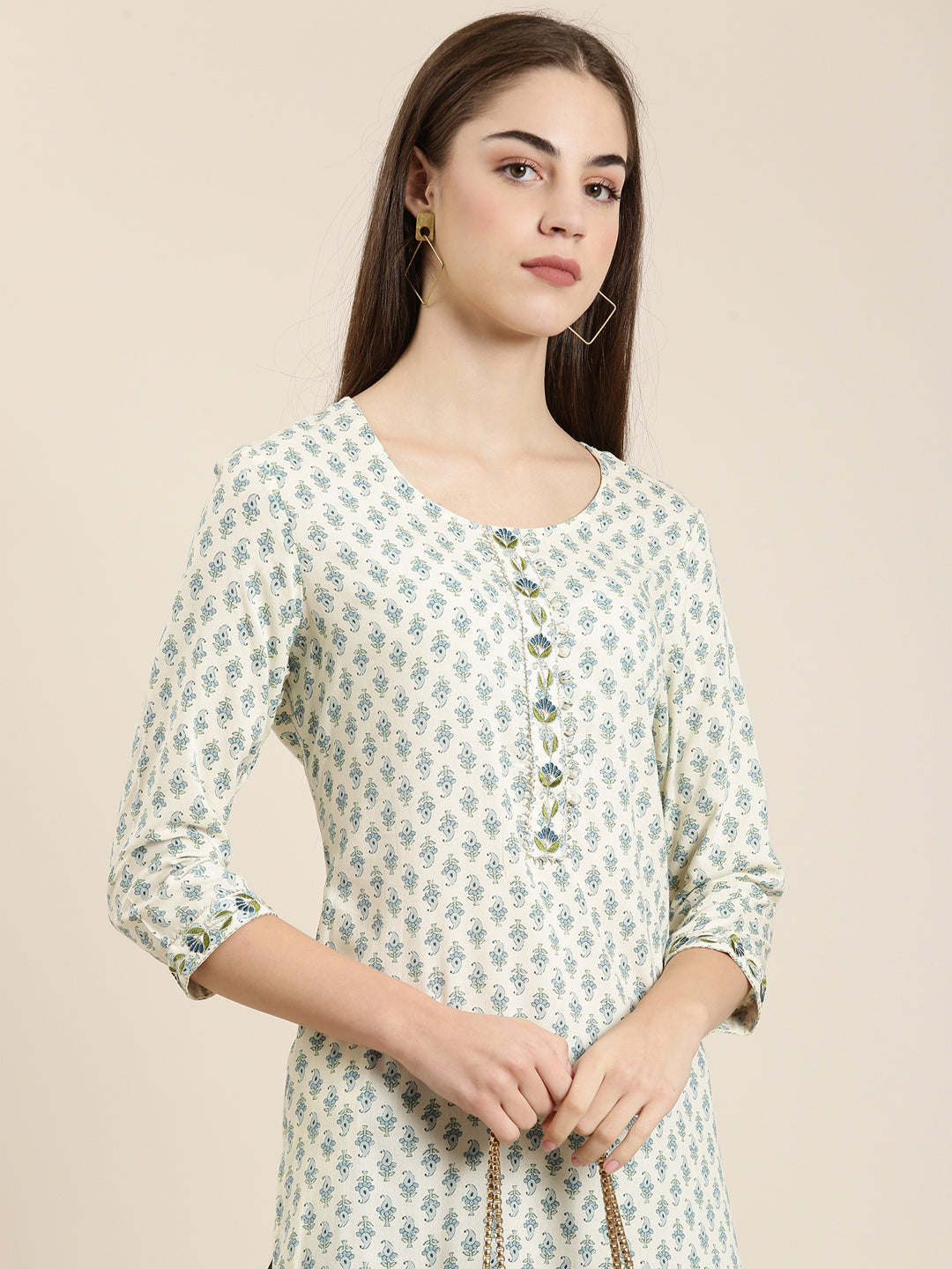 Women Off White Paisley Straight Kurta