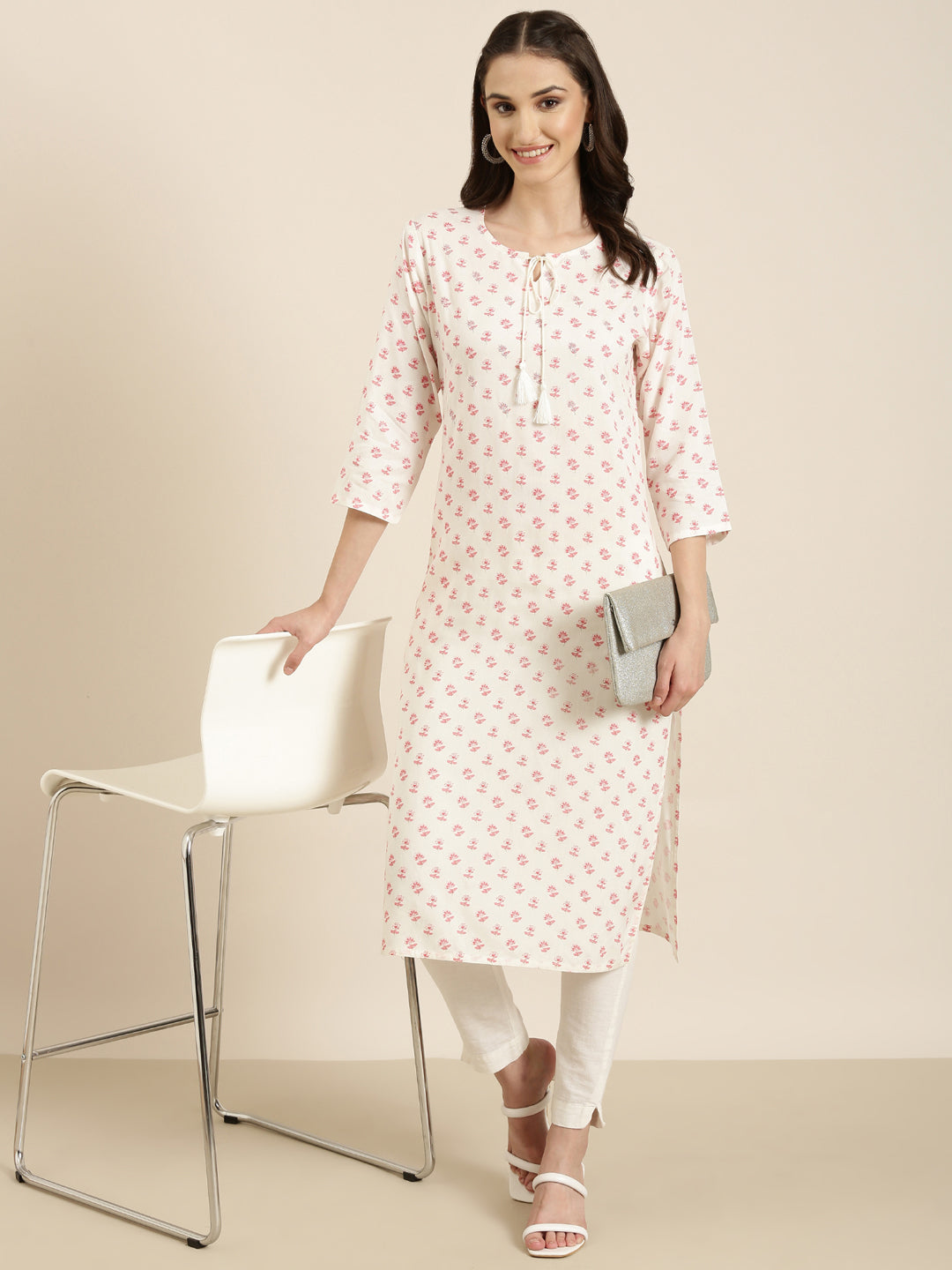 Women Off White Floral Straight Kurta