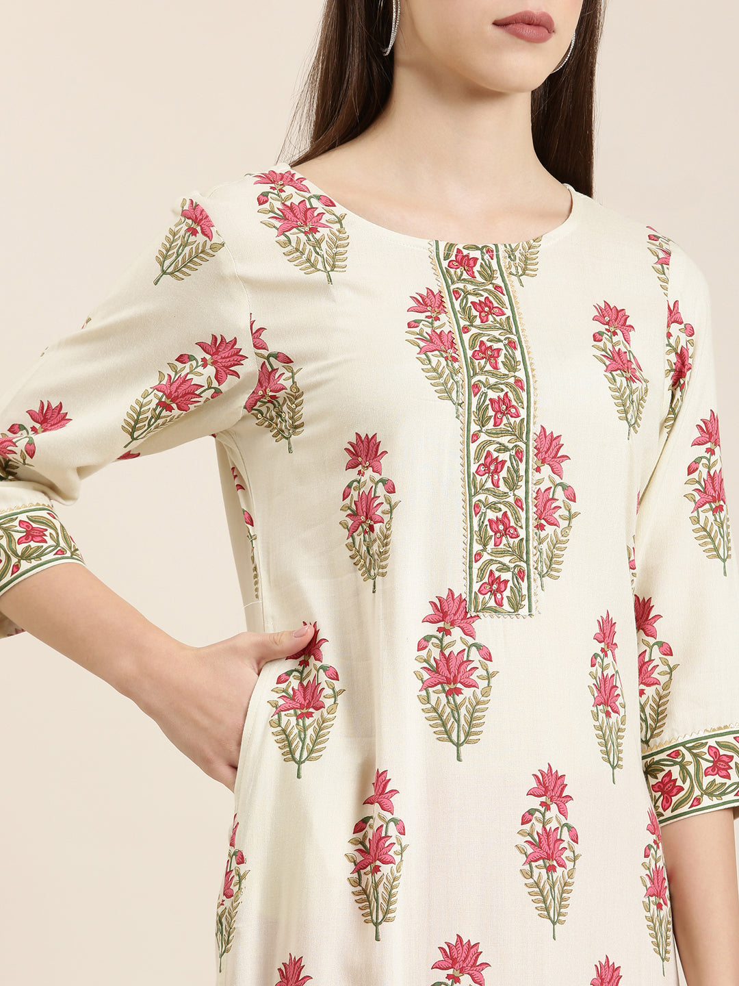 Women Cream Floral Straight Kurta