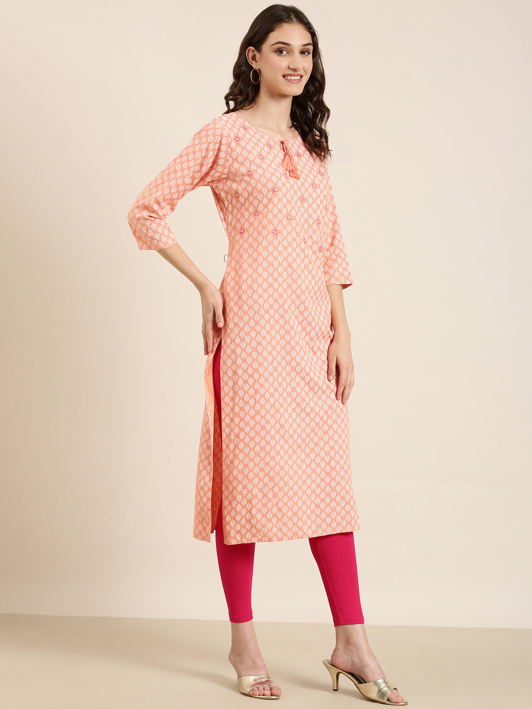 Women Peach Printed Straight Kurta