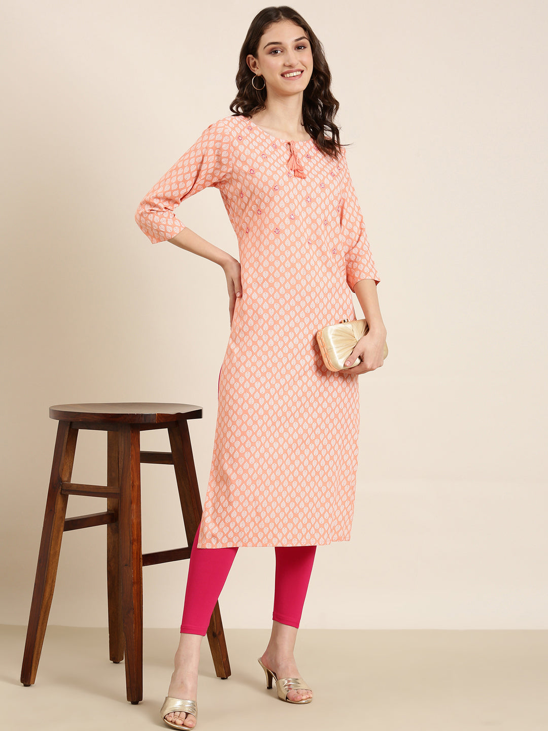 Women Peach Printed Straight Kurta