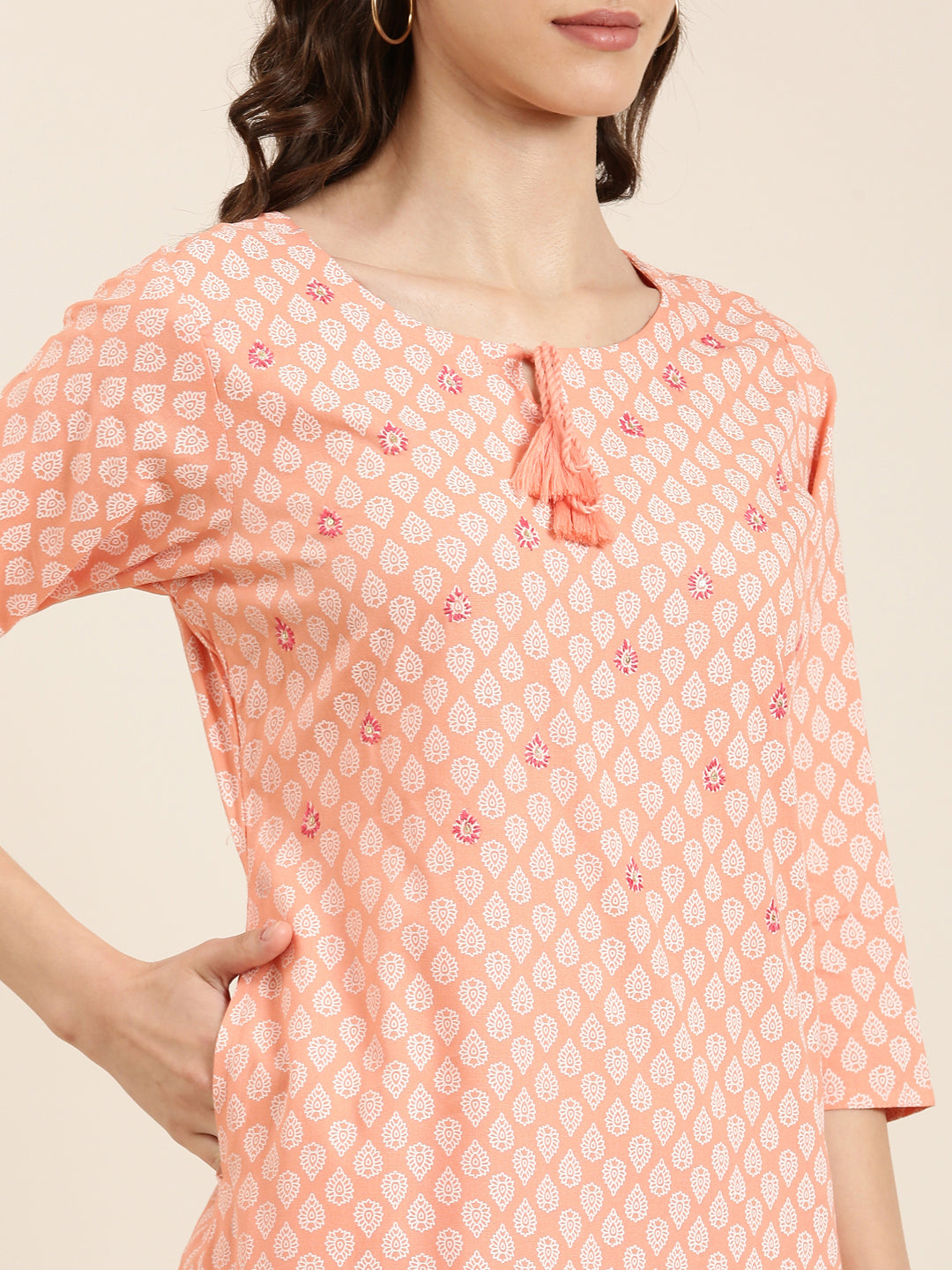 Women Peach Printed Straight Kurta