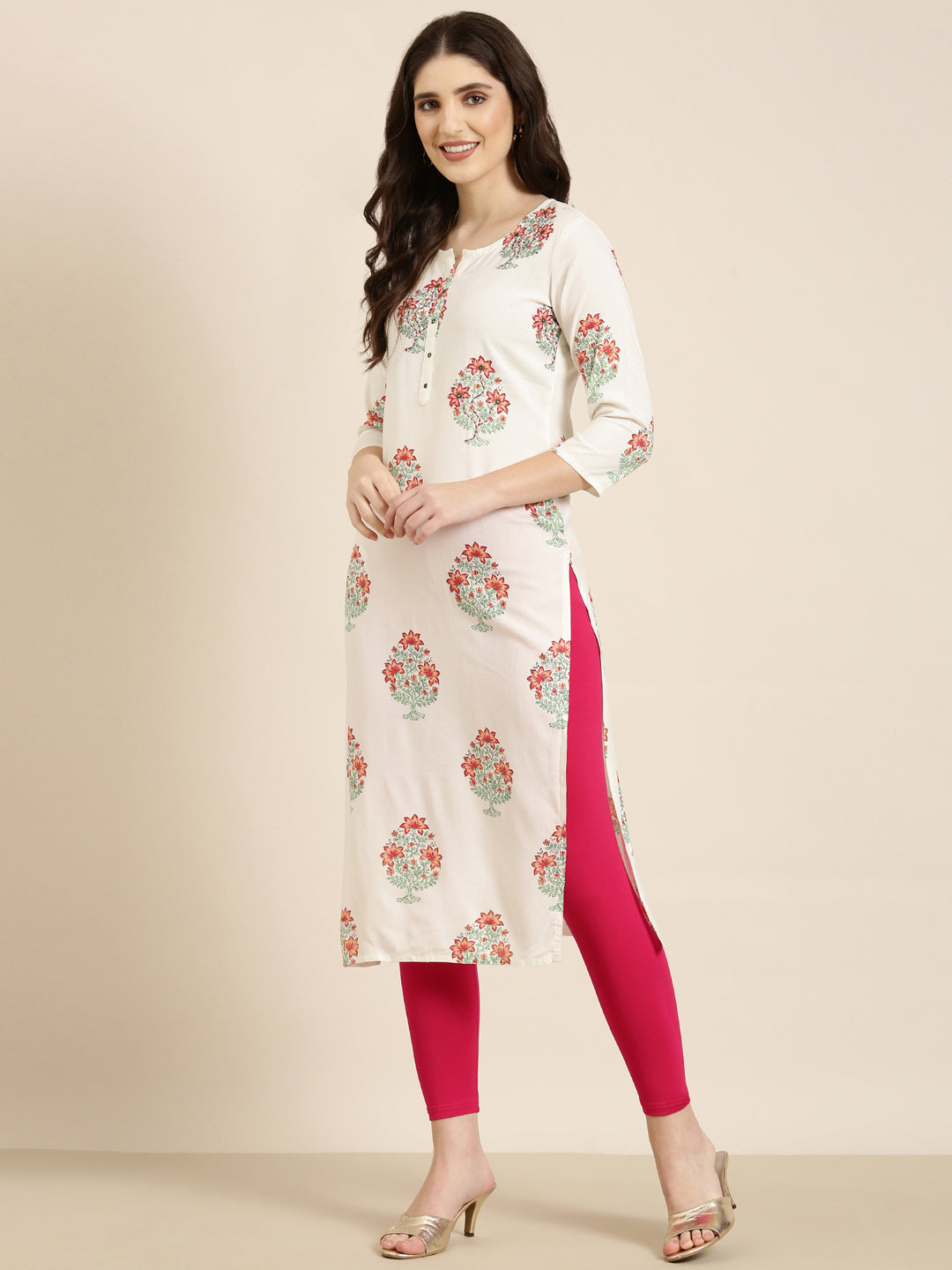 Women Off White Floral Straight Kurta