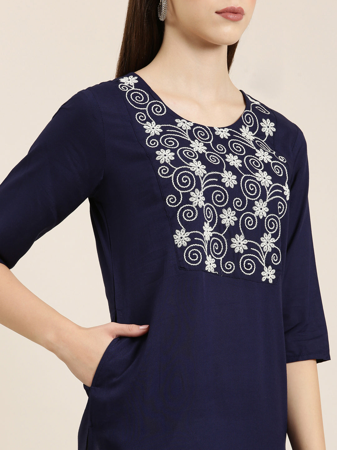 Women Navy Blue Solid Straight Kurta