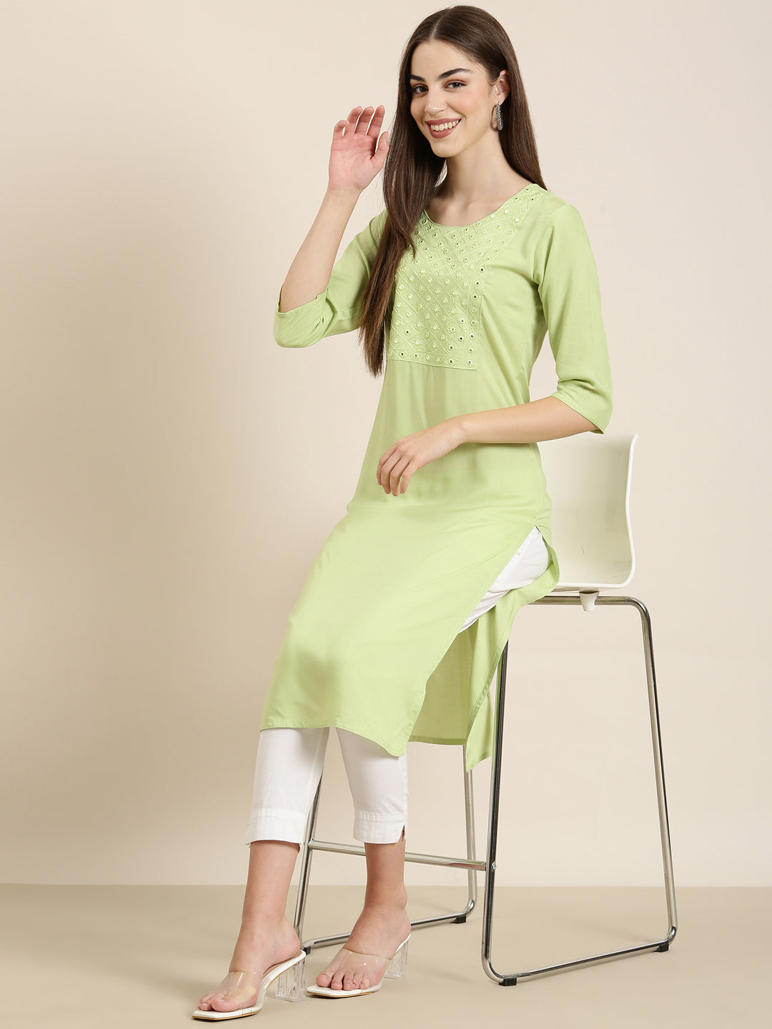 Women Green Solid Straight Kurta