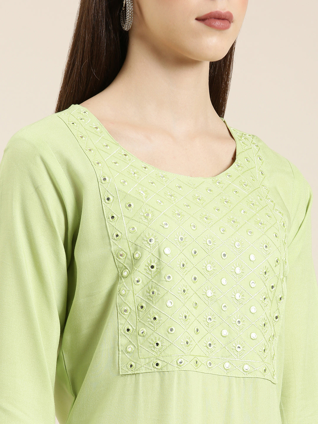 Women Green Solid Straight Kurta