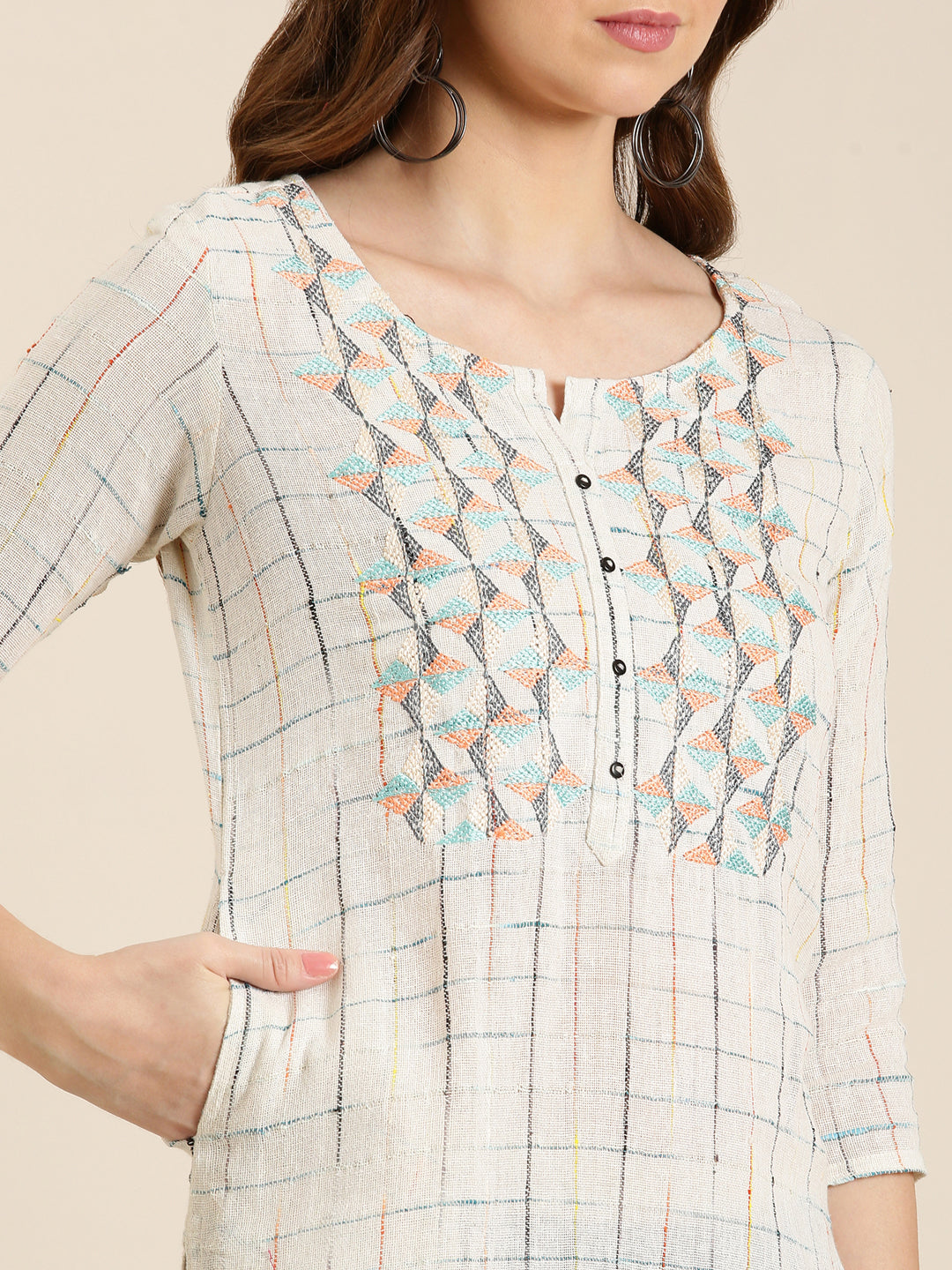 Women Cream Checked Straight Kurta