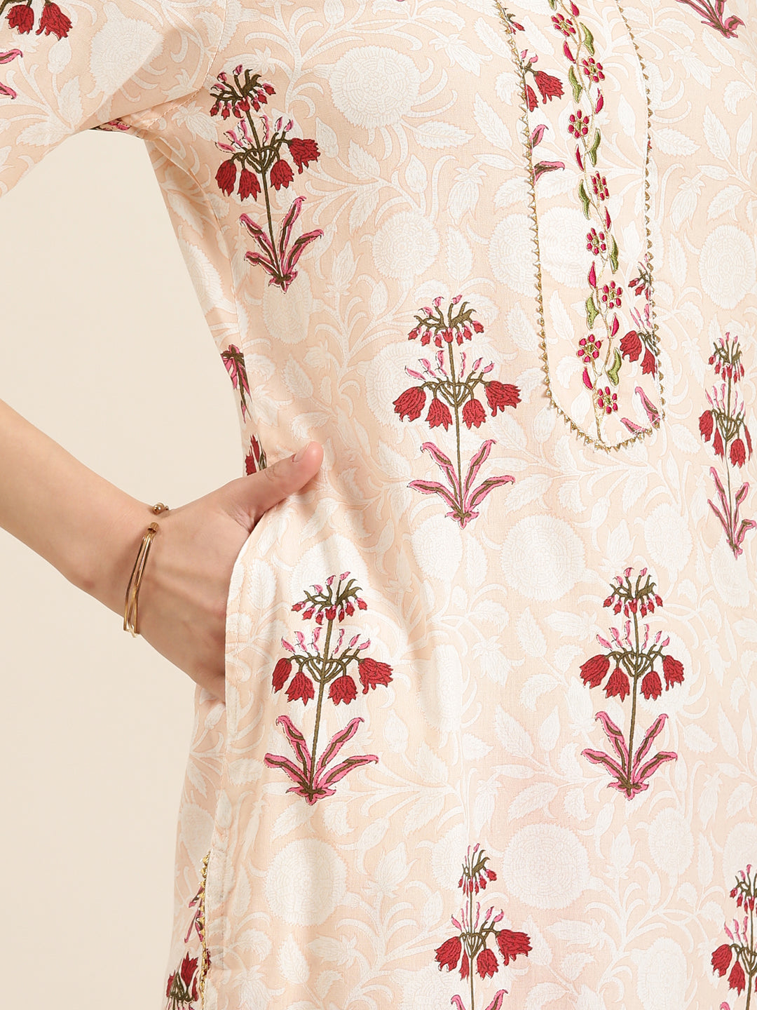 Women Peach Floral Straight Kurta