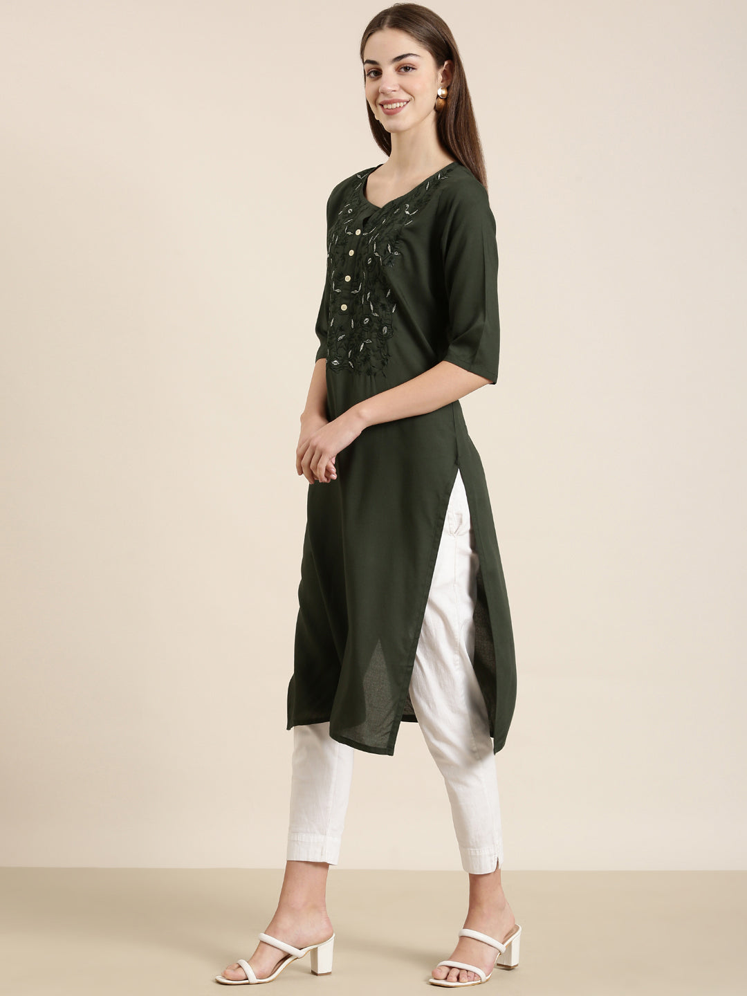 Women Green Solid Straight Kurta