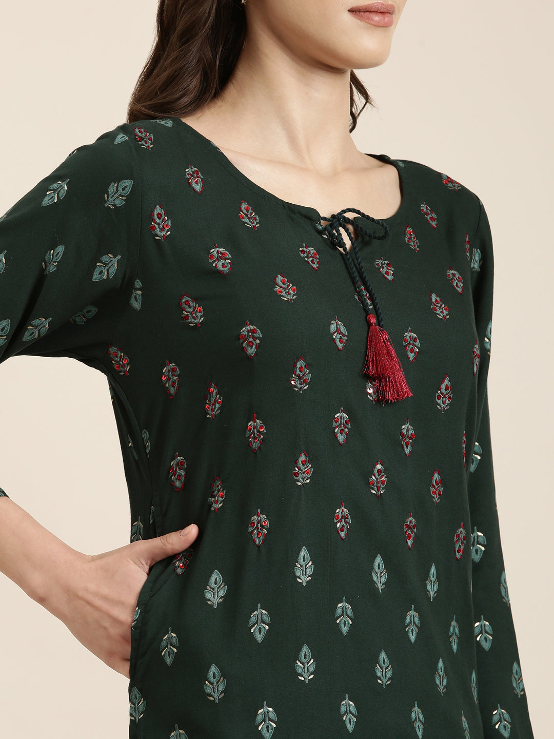 Women Green Floral Straight Kurti