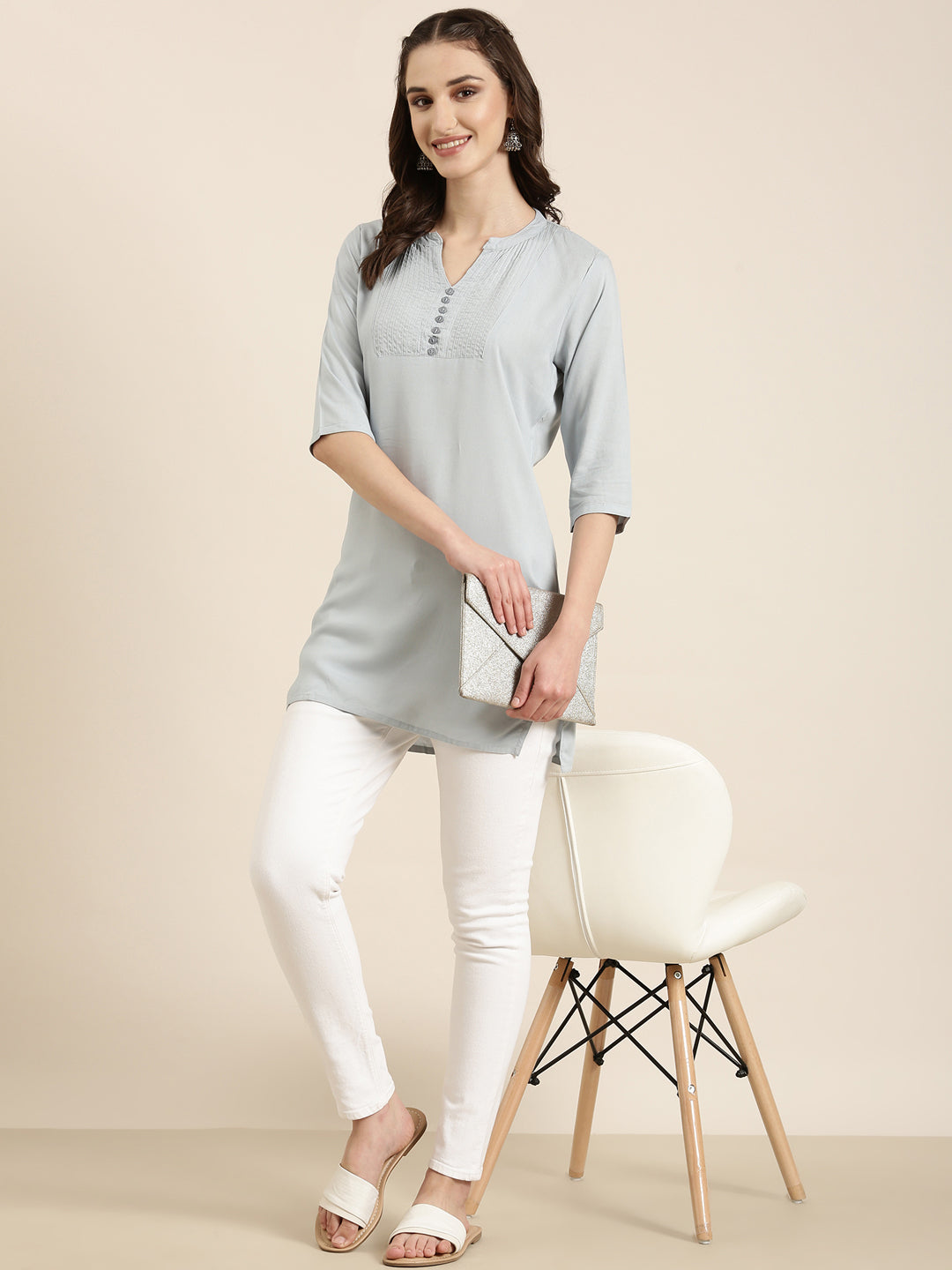 Women Grey Solid Straight Kurti