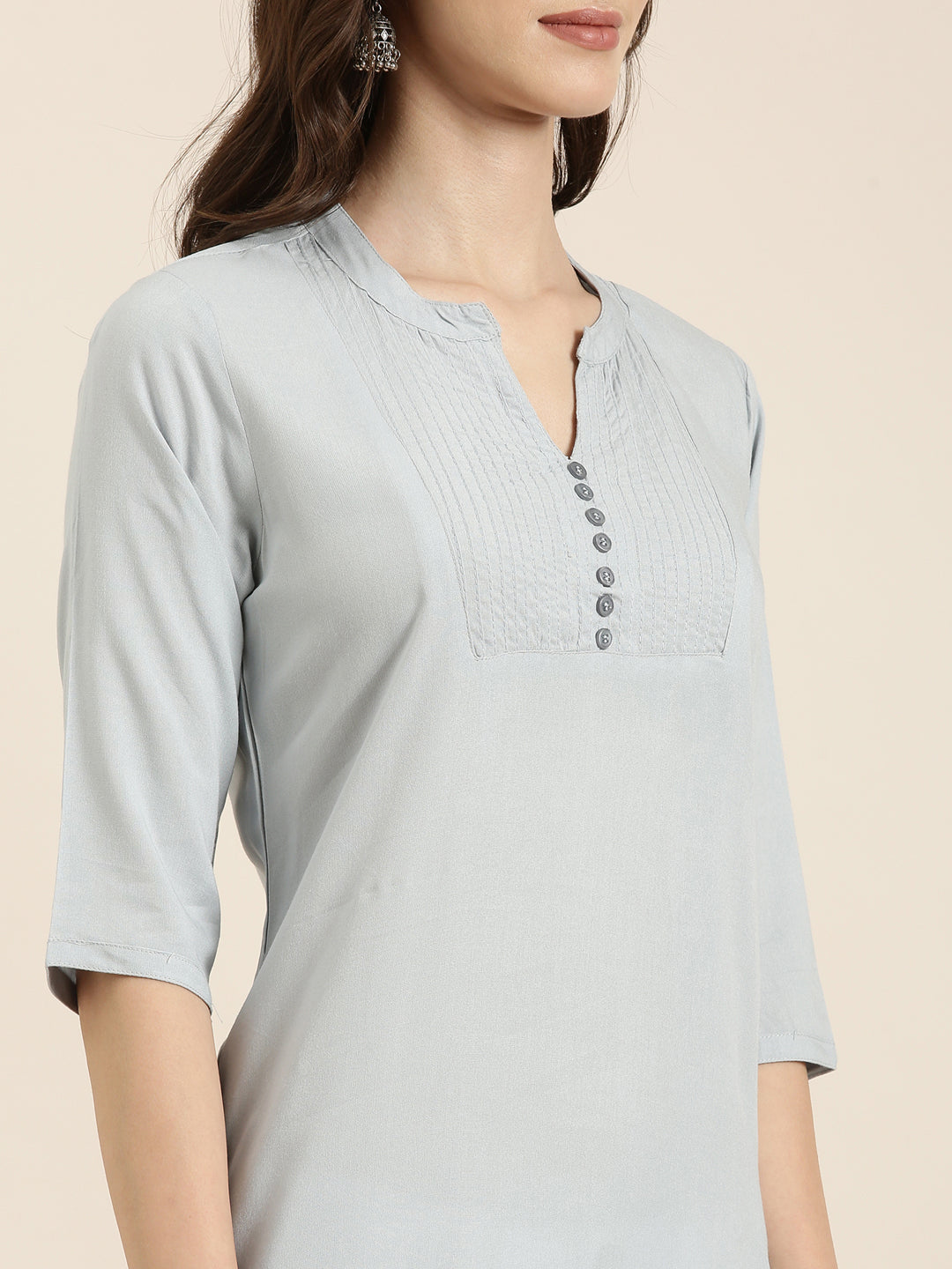 Women Grey Solid Straight Kurti