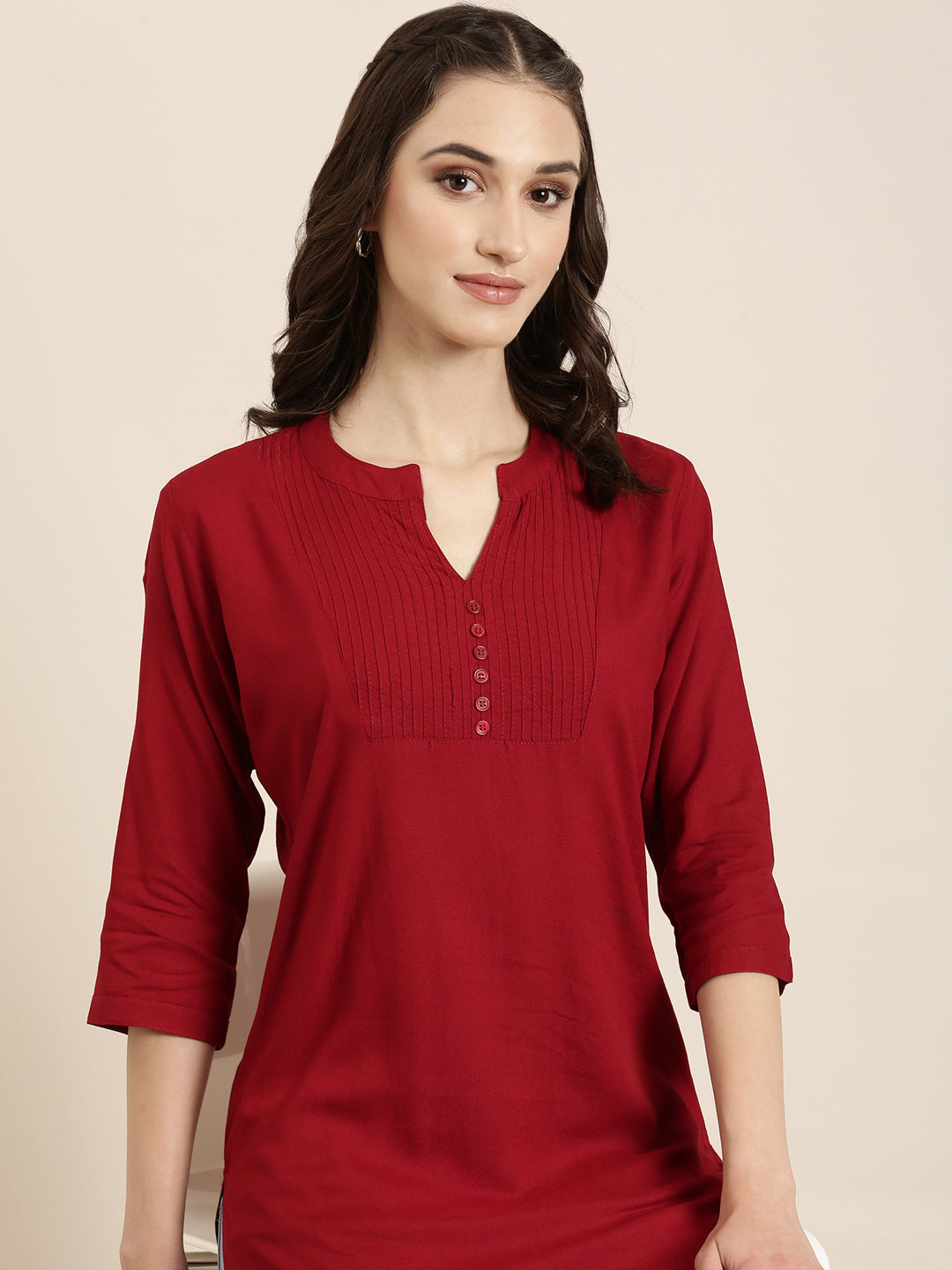 Women Maroon Solid Straight Kurti