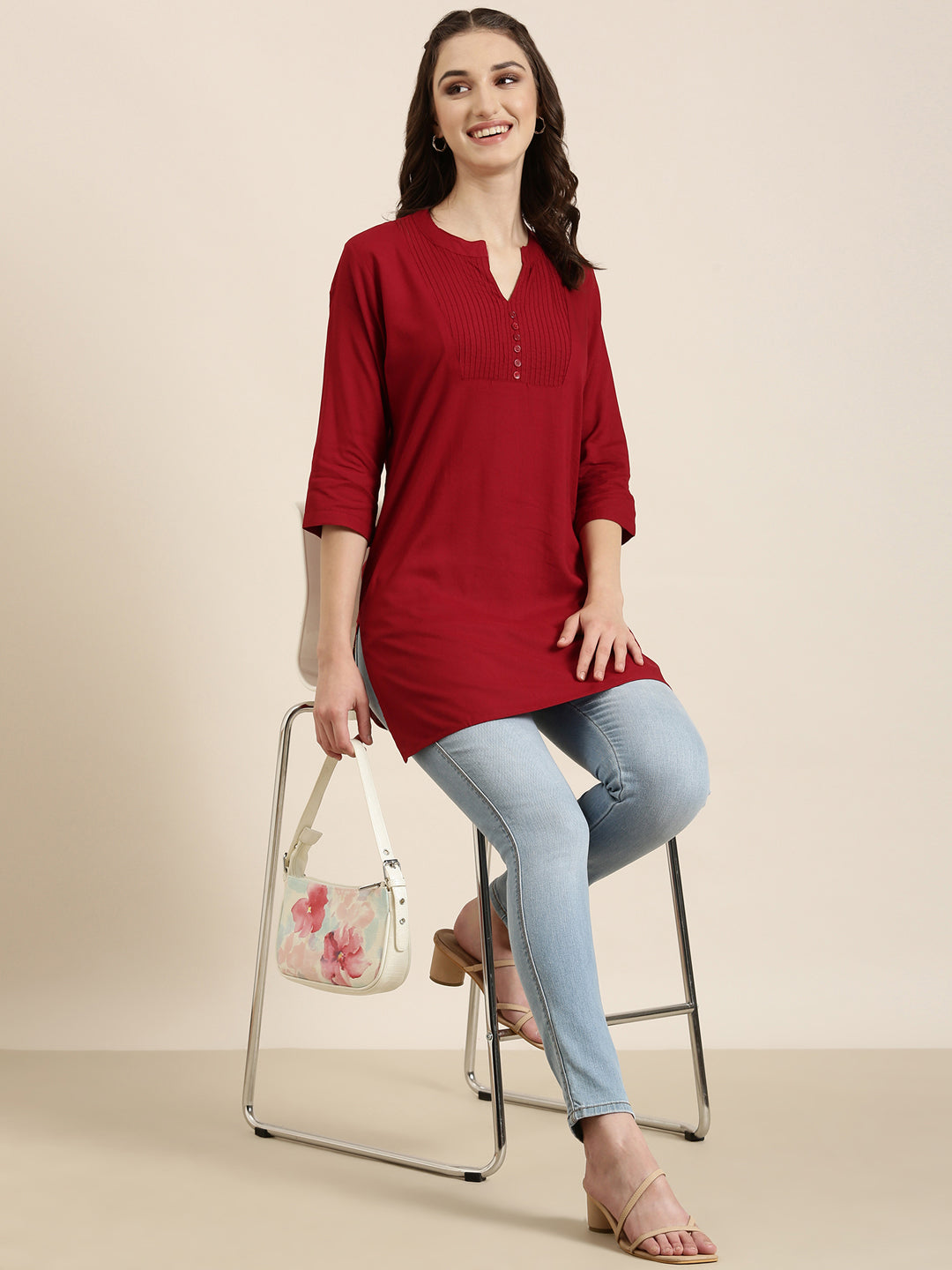 Women Maroon Solid Straight Kurti