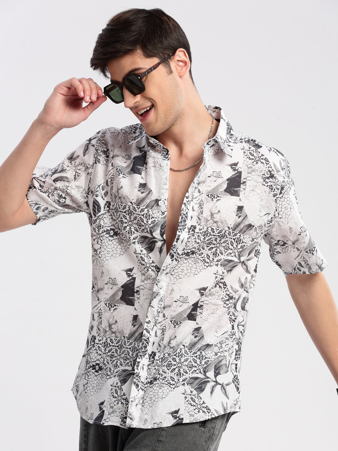 Men Spread Collar Floral White Casual Shirt