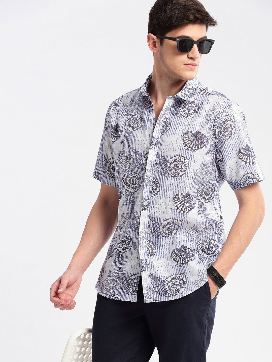 Men Spread Collar Abstract Blue Casual Shirt