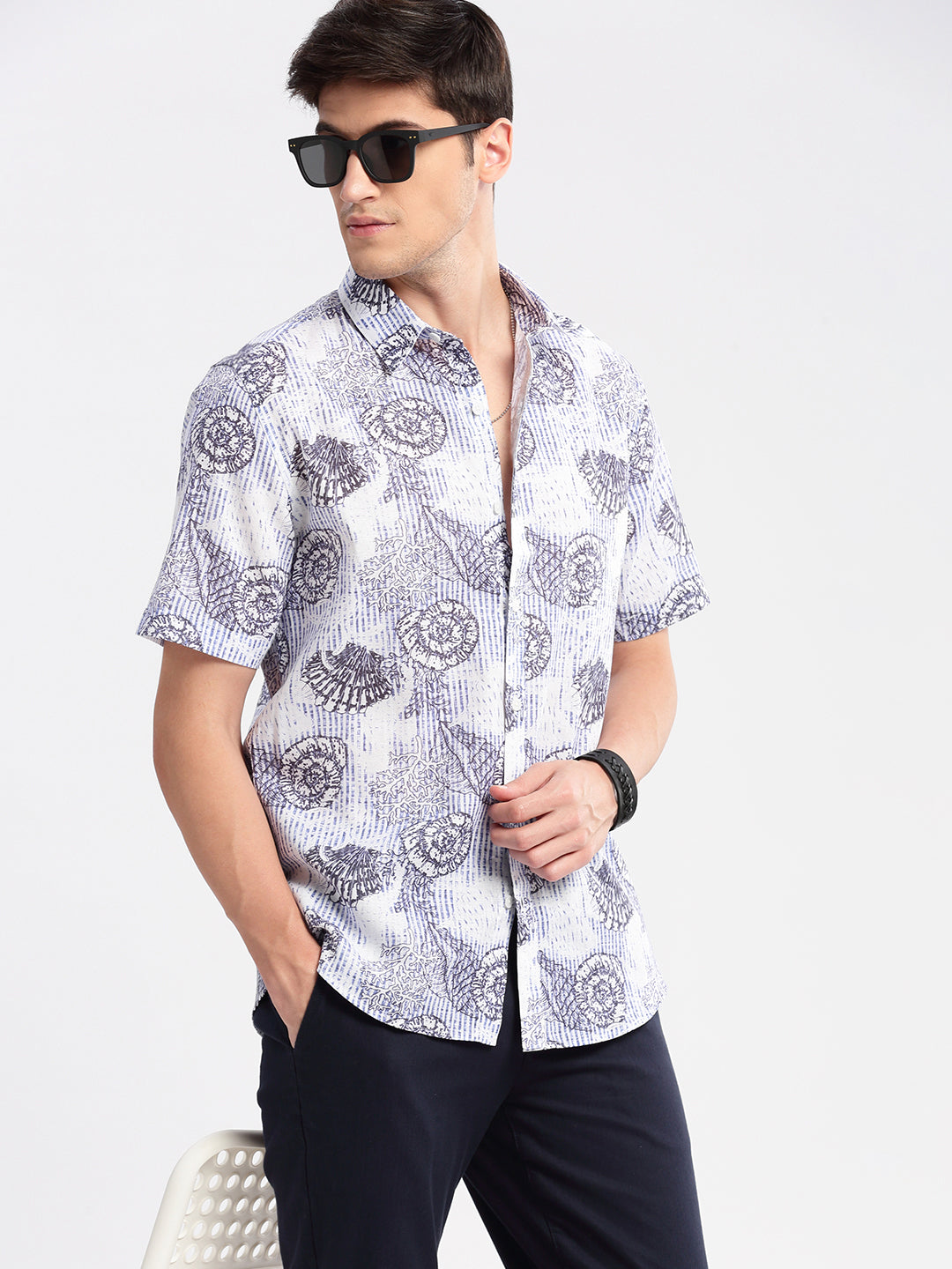 Men Spread Collar Abstract Blue Casual Shirt