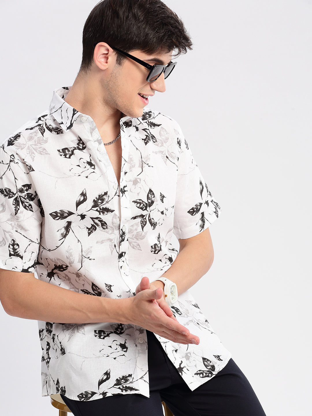 Men Spread Collar Floral White Casual Shirt