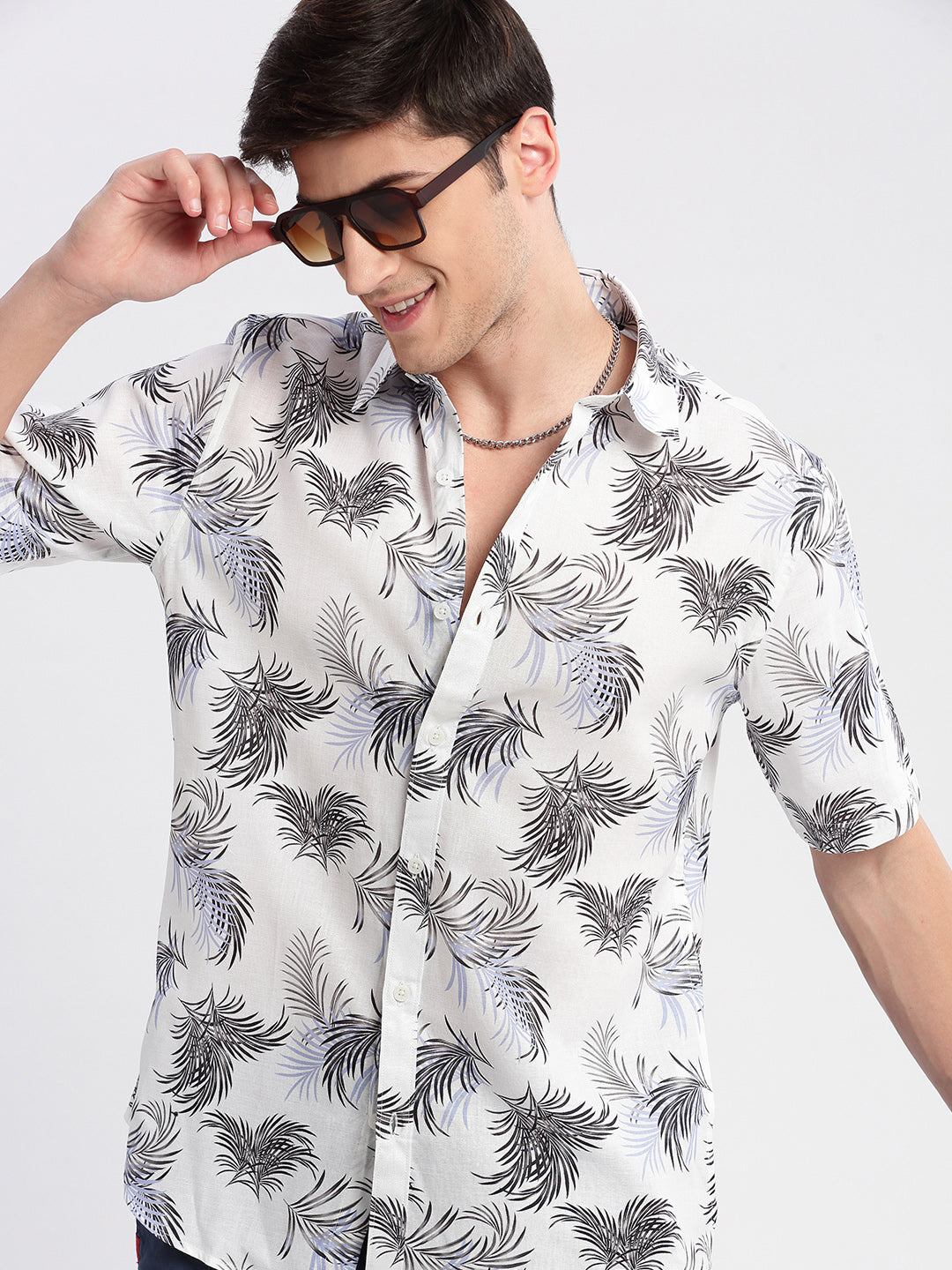 Men Spread Collar Floral White Casual Shirt