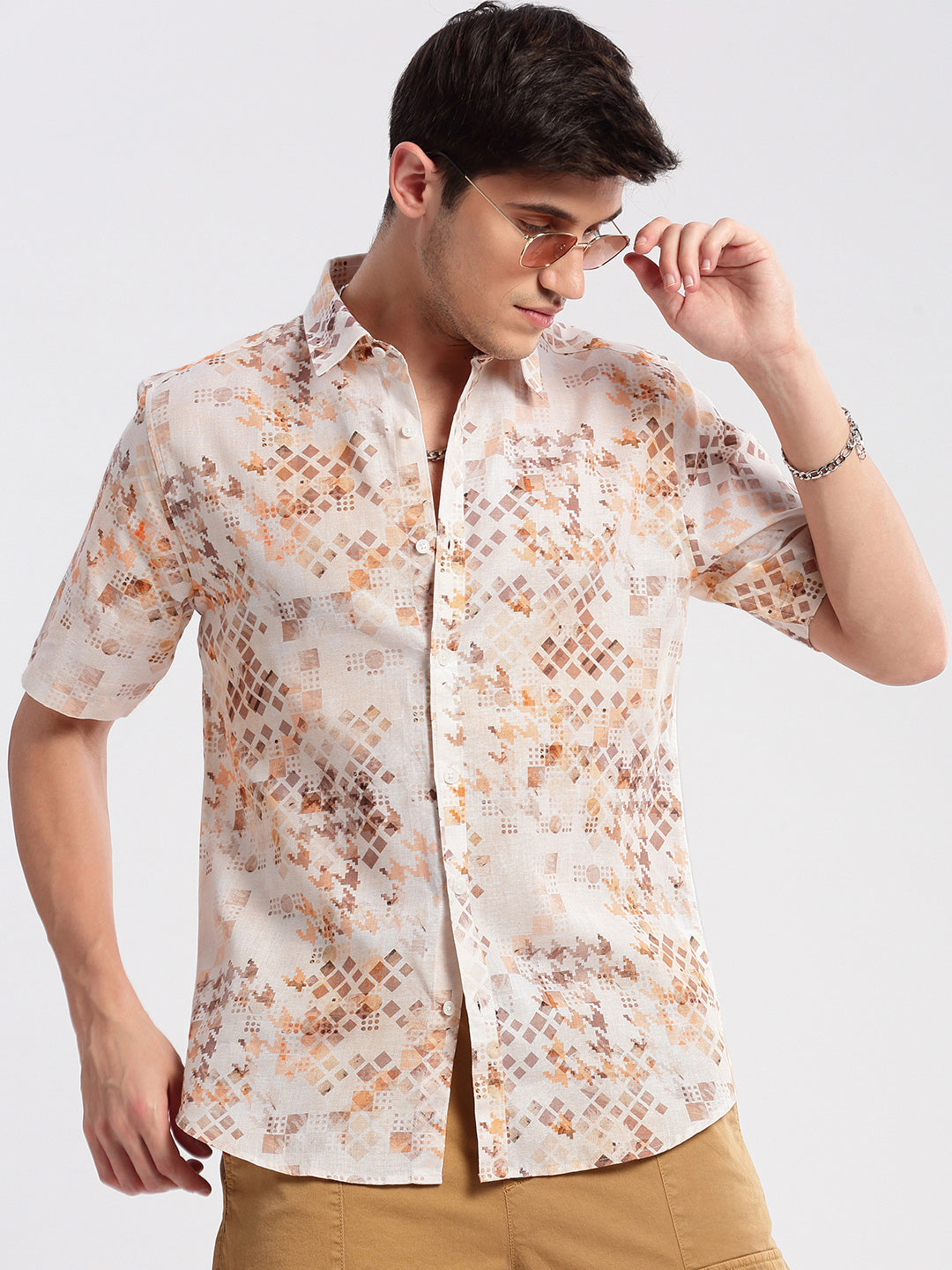 Men Spread Collar Geometric Peach Casual Shirt