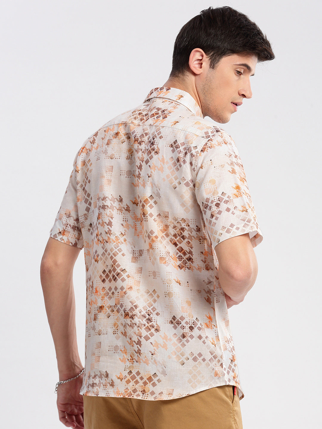 Men Spread Collar Geometric Peach Casual Shirt