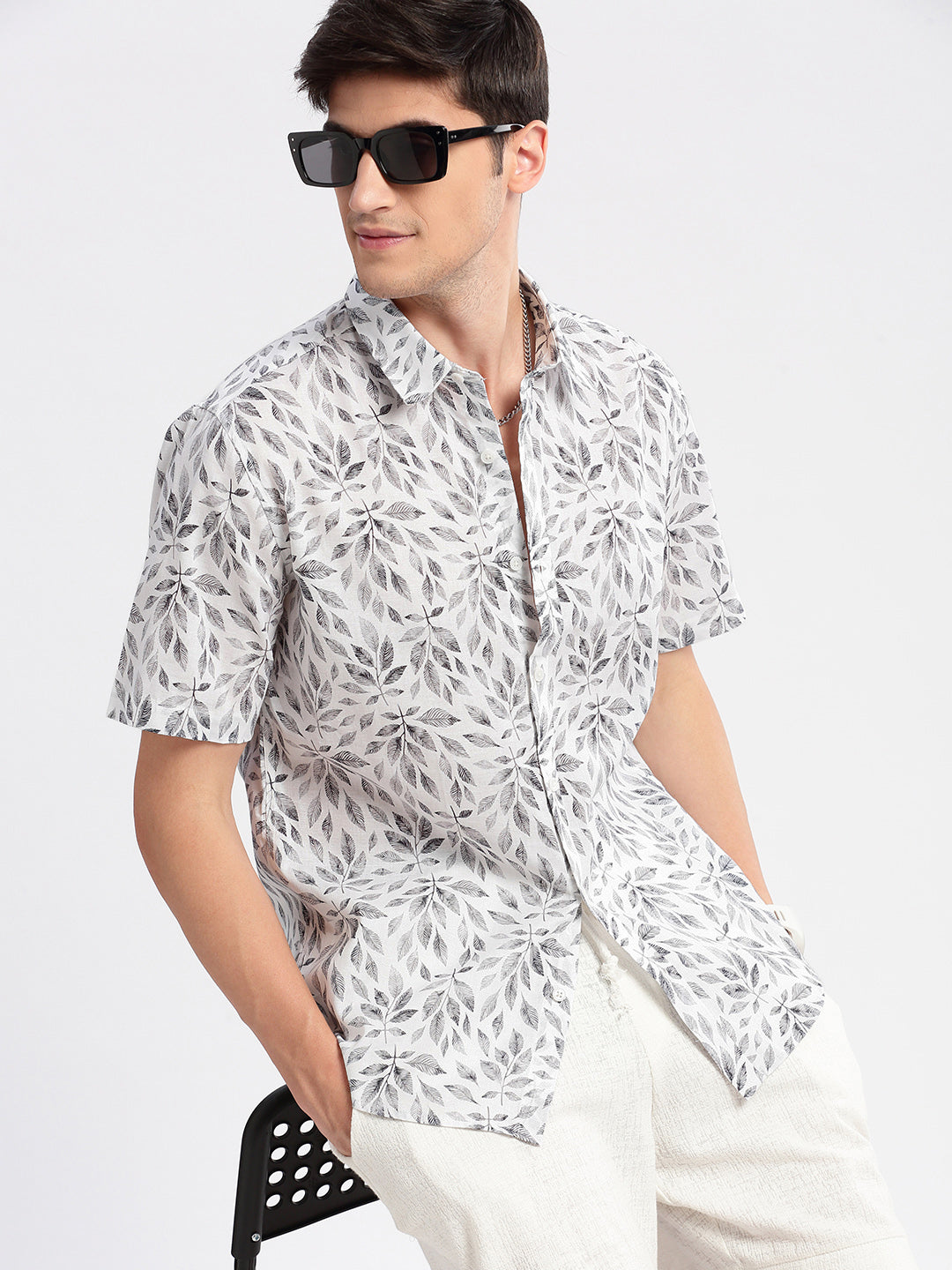 Men's Spread Collar Floral White Casual Shirt