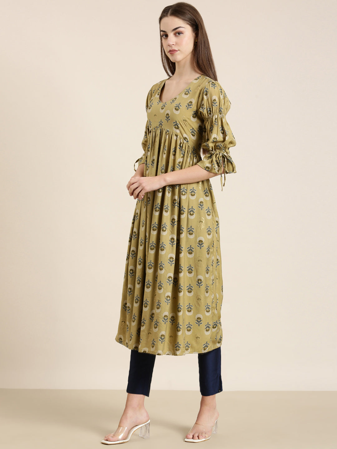 Women Beige Floral Straight Kurta