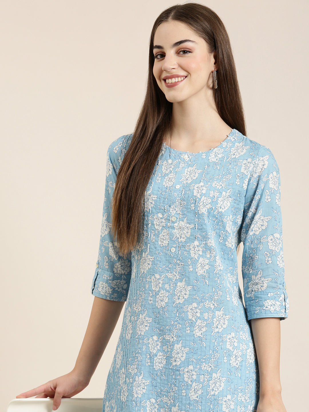 Women Blue Floral Straight Kurta