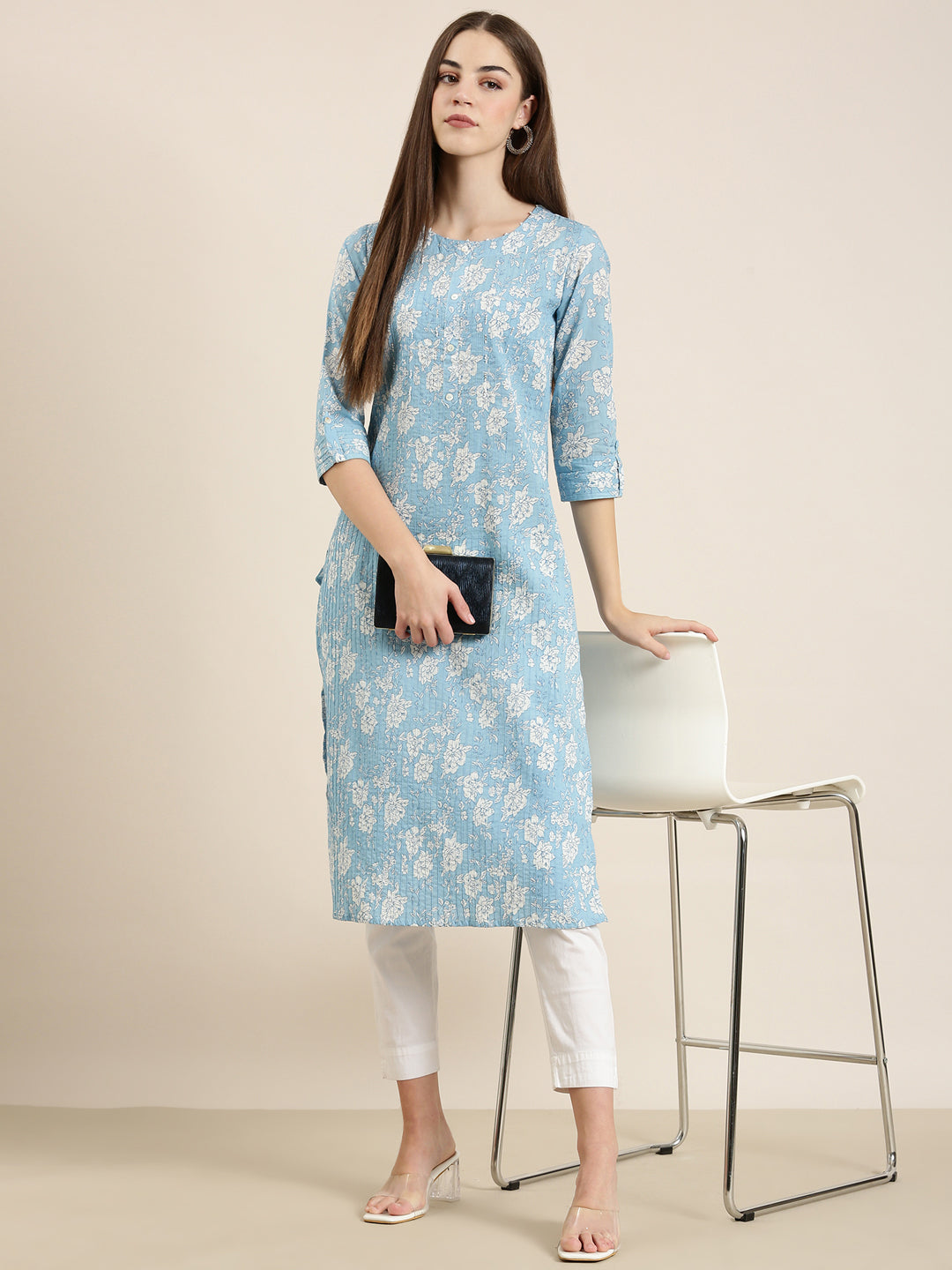 Women Blue Floral Straight Kurta