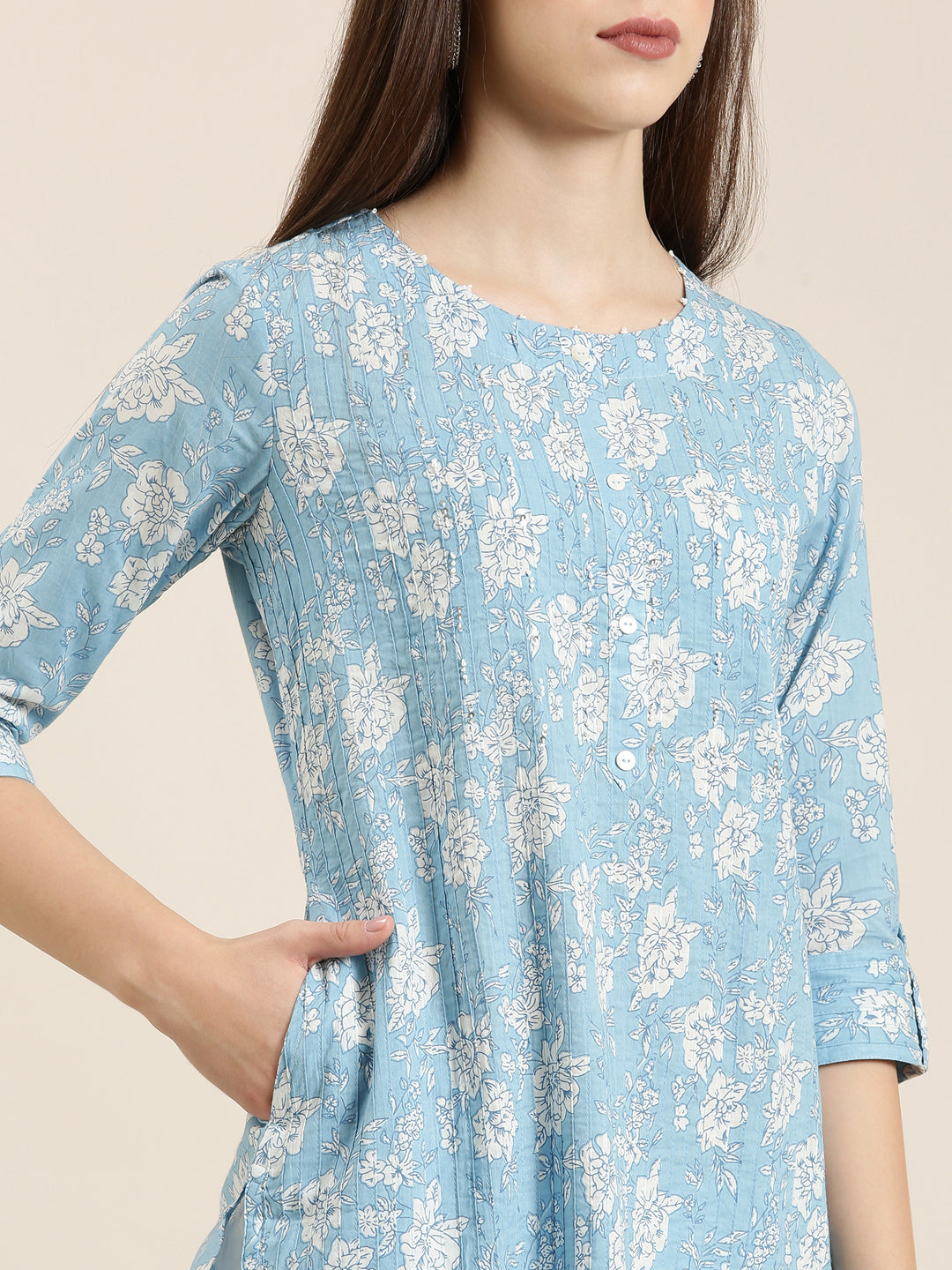 Women Blue Floral Straight Kurta