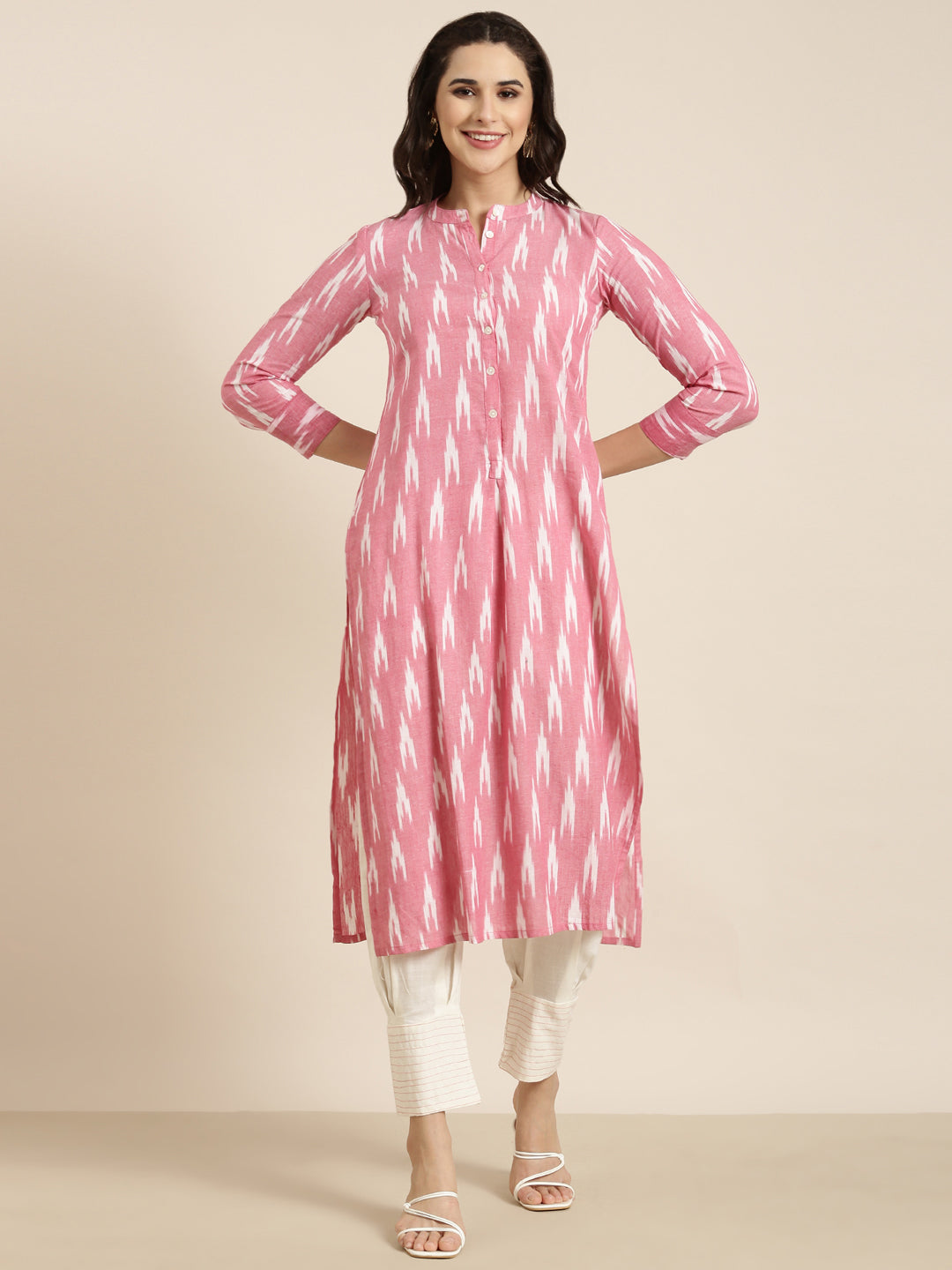 Women Straight Pink Geometric Kurta and Trousers Set