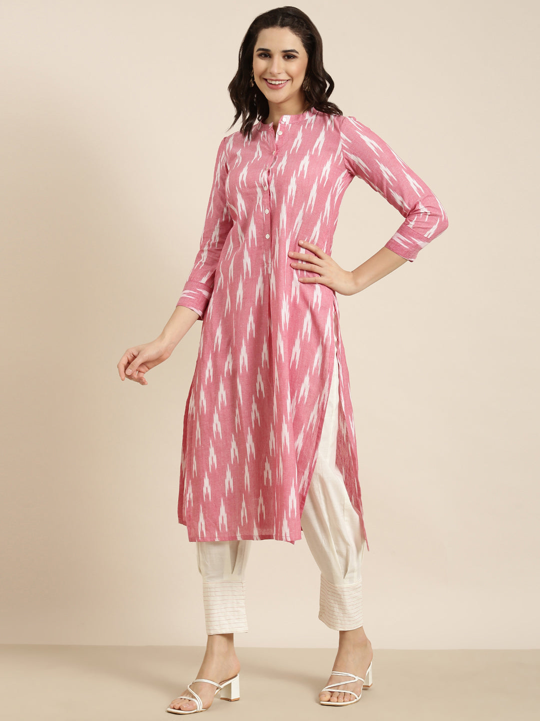 Women Straight Pink Geometric Kurta and Trousers Set