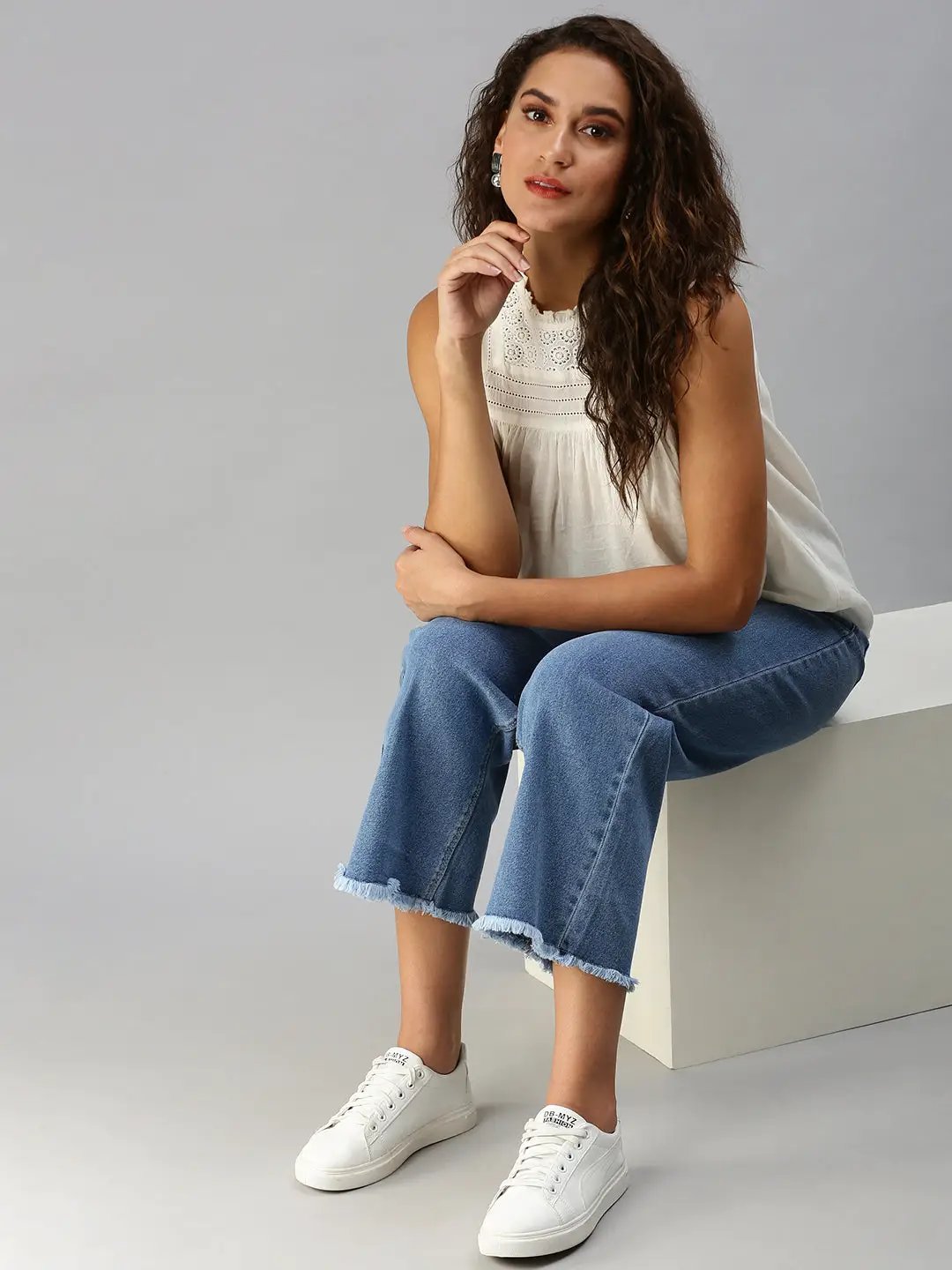 Women's White Solid Tops