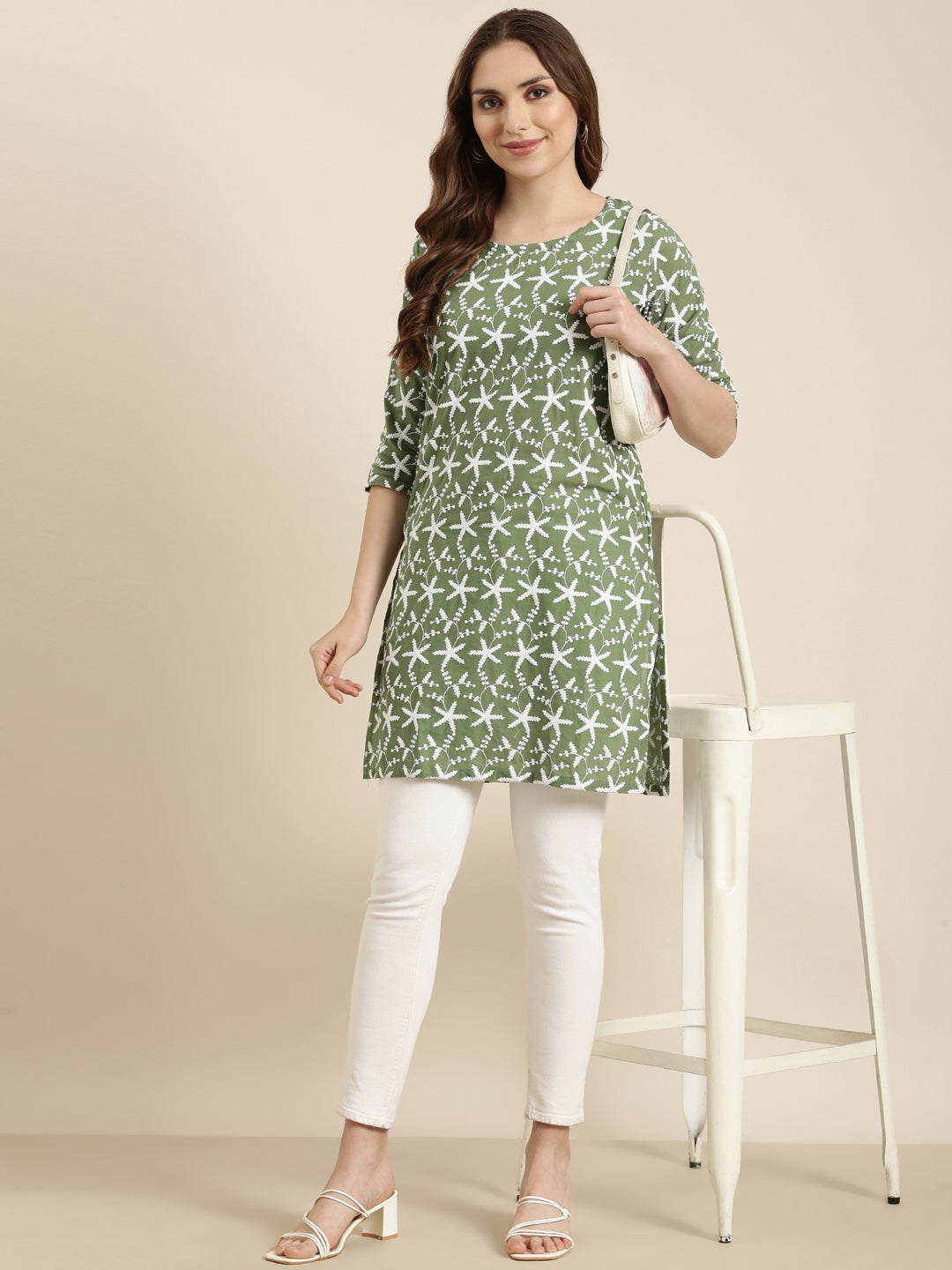 Women Floral Green Straight Kurti