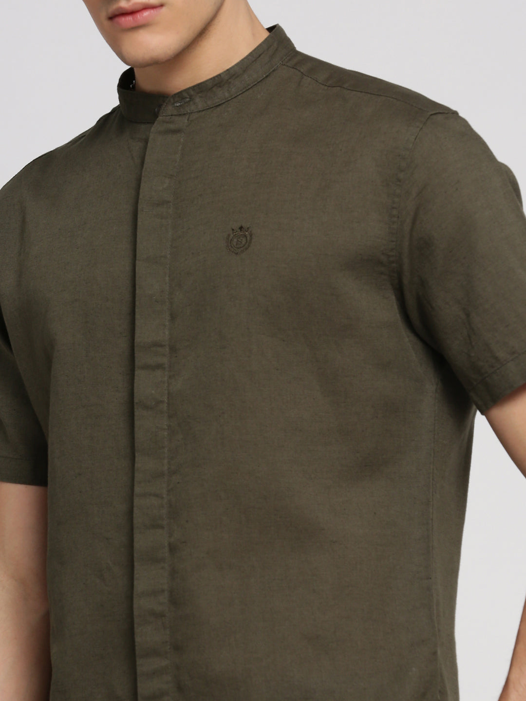 Men Olive Mandarin Collar Solid Shirt