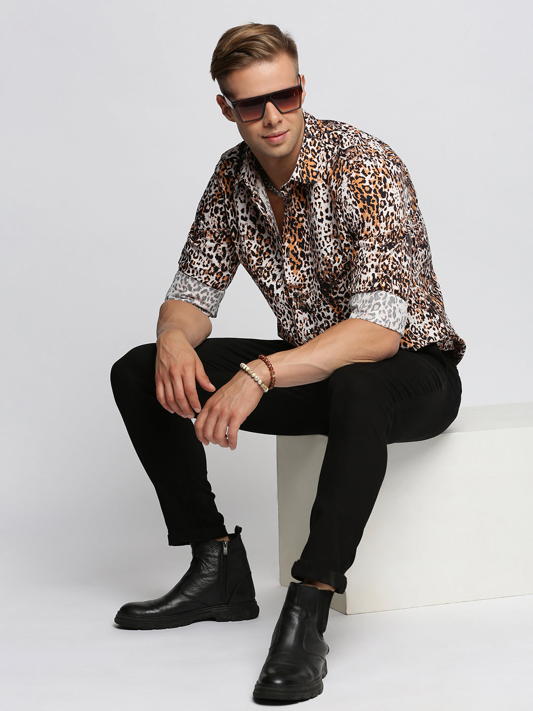 Men Black Spread Collar Animal Shirt