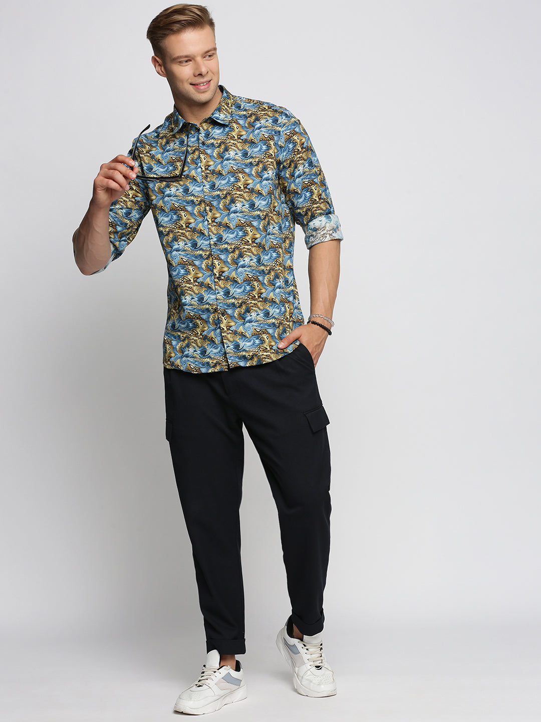 Men Blue Spread Collar Abstract Shirt