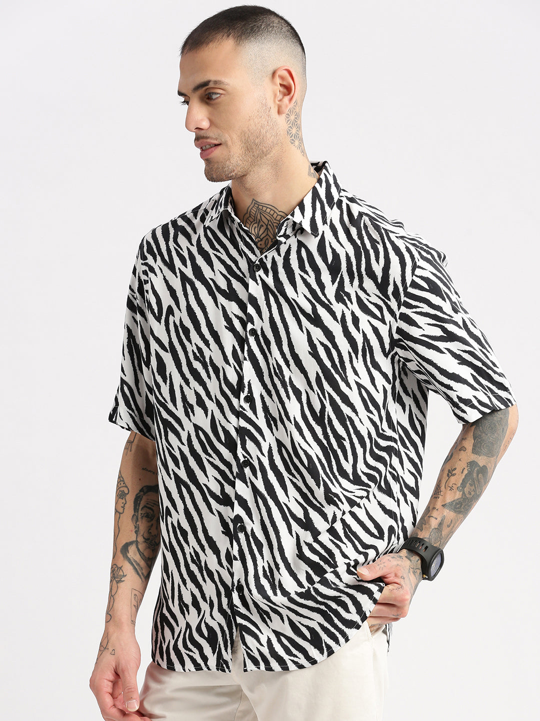 Men's White Smart Slim Fit Abstract Printed Cotton Shirt