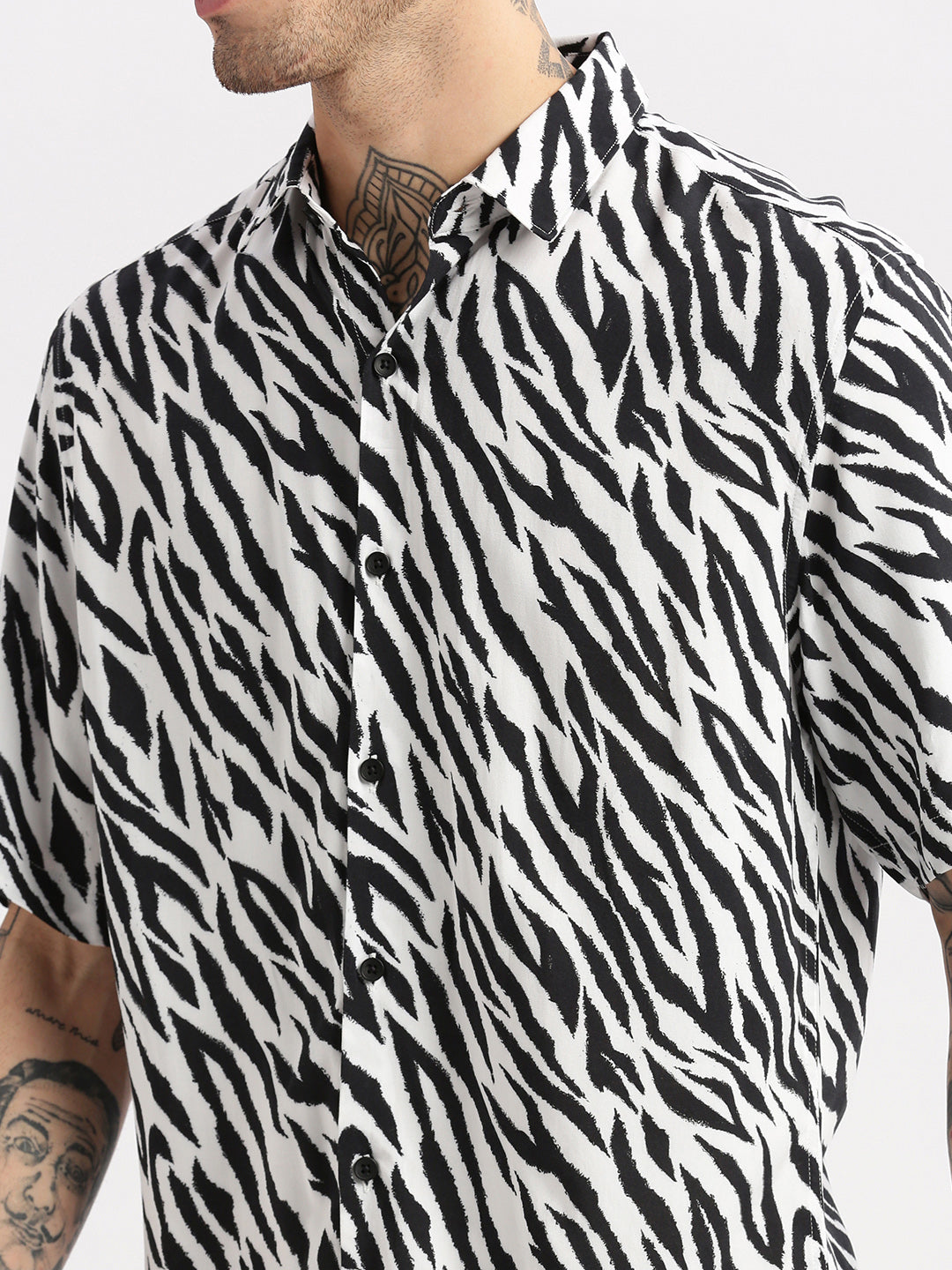 Men's White Smart Slim Fit Abstract Printed Cotton Shirt